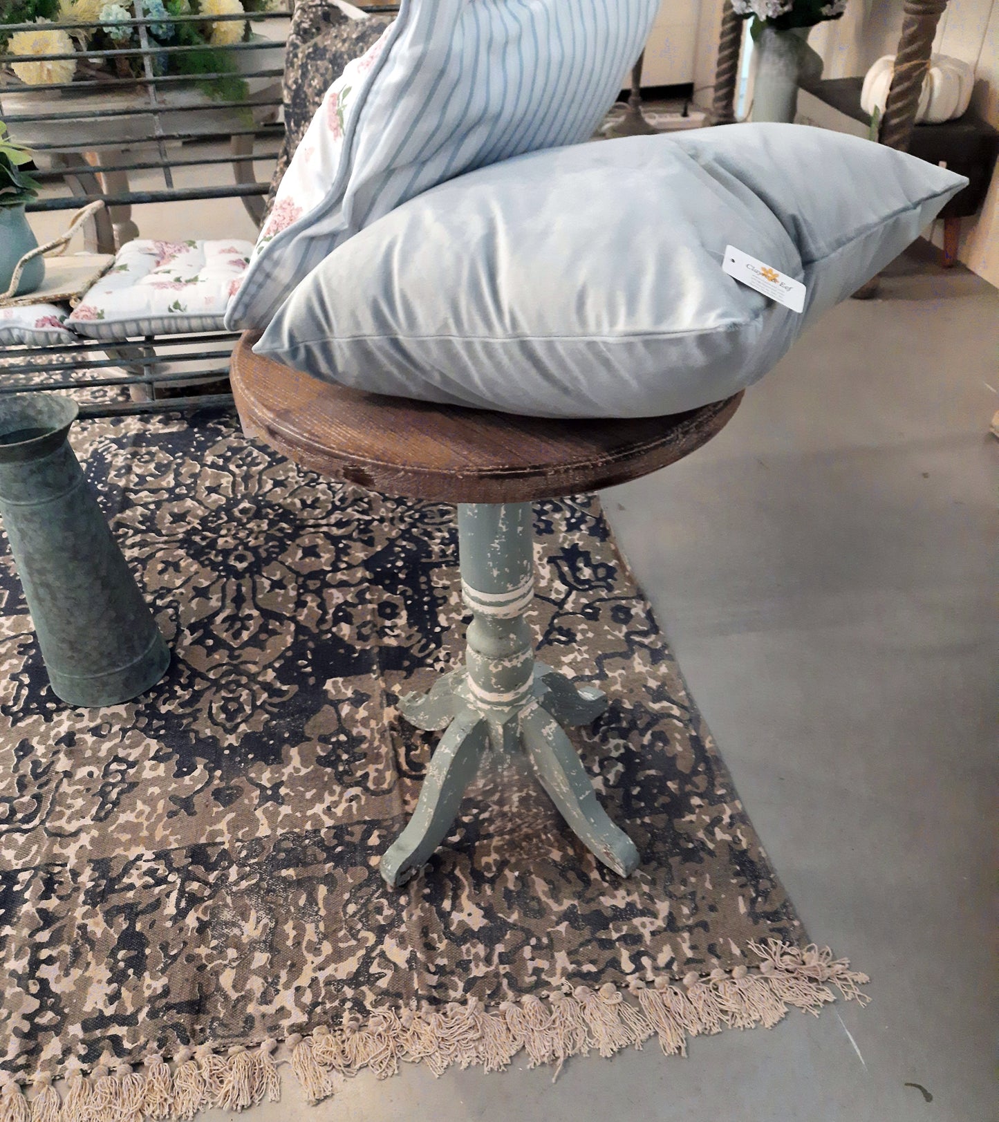 Tavolino rotondo in legno grigio-blu, Ø 48x65 cm