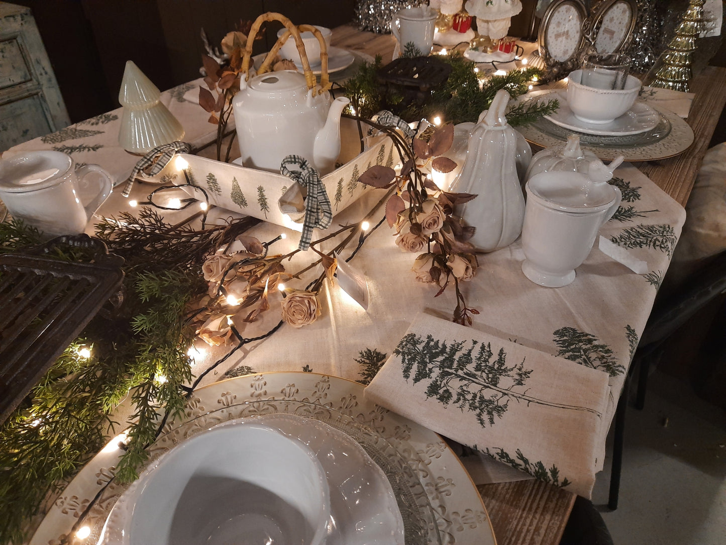 Winter tablecloth made of 100% cotton