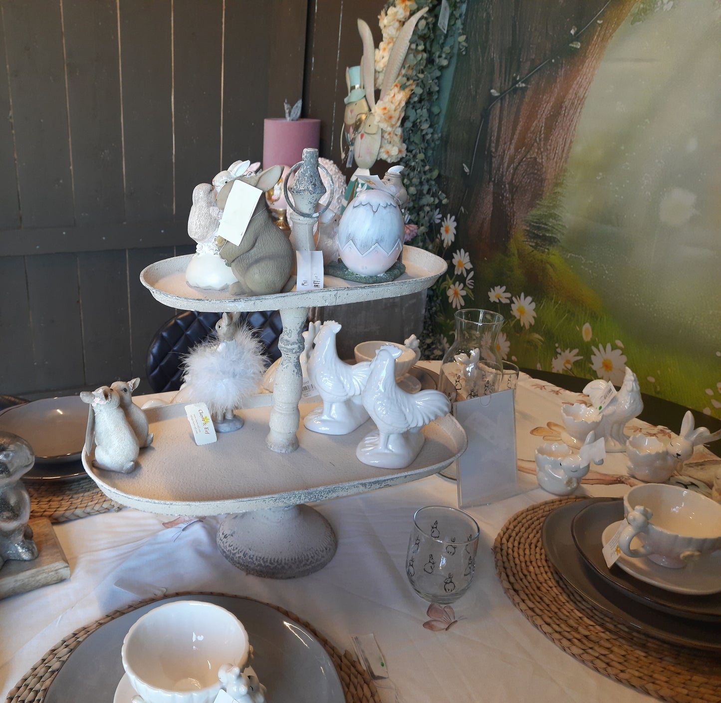 Etagere ovale Shabby Chic a due ripiani in metallo color beige