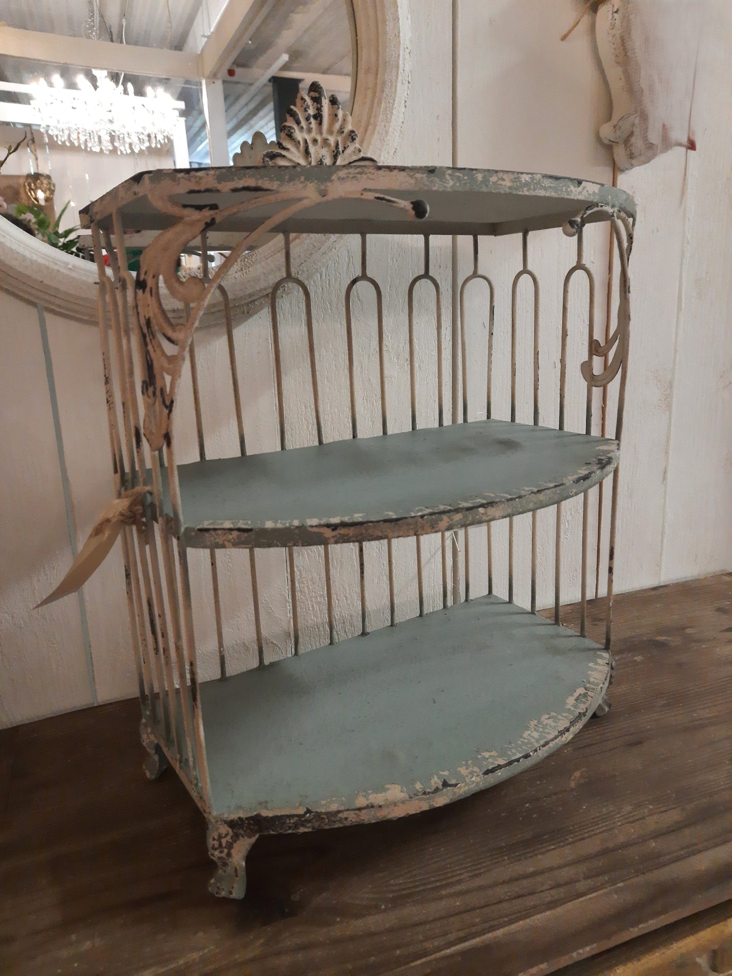 Shabby Chic Regal aus Metall in Grün-Beige