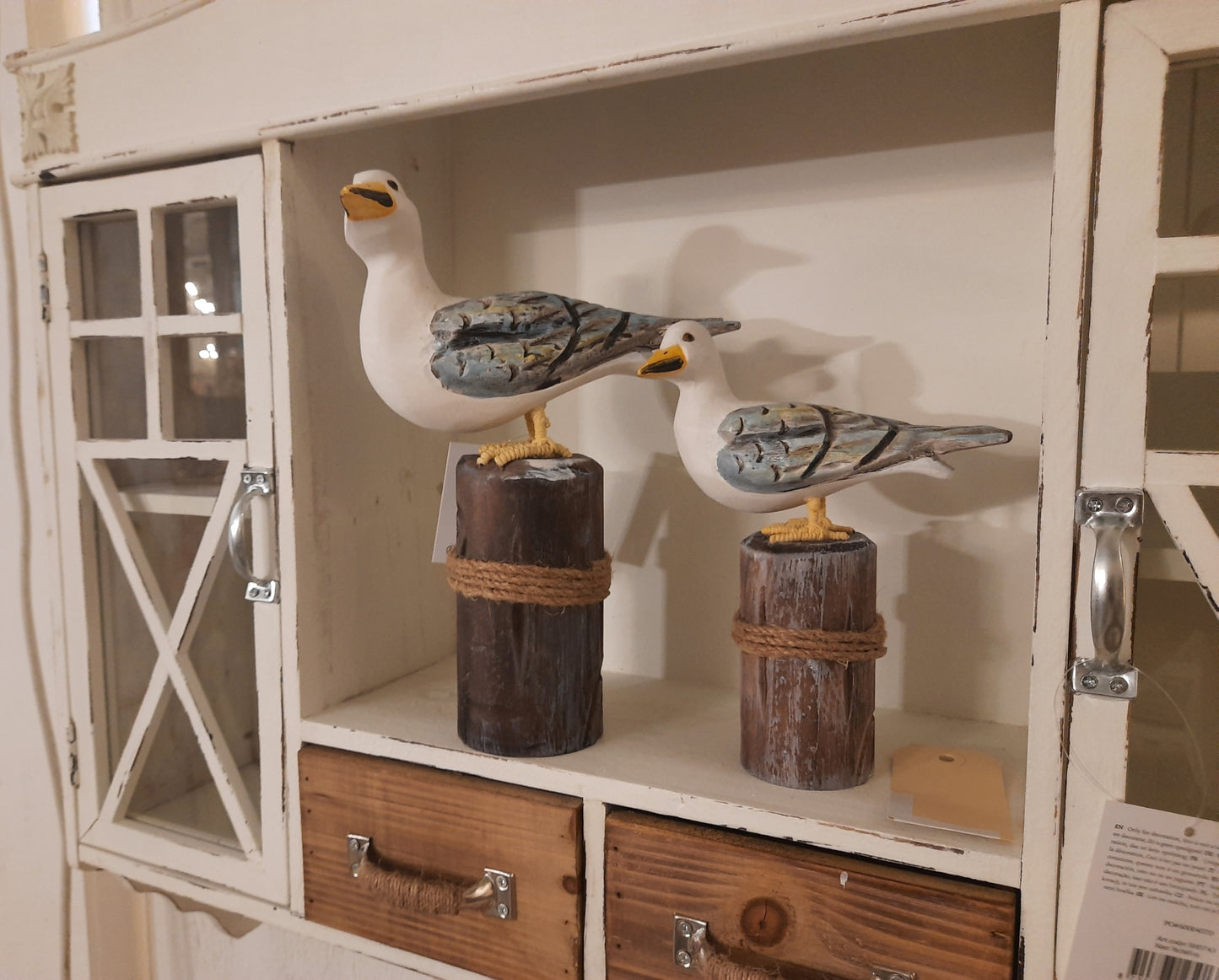 Gabbiani di legno in un set di due su un polder, decorazione marittima