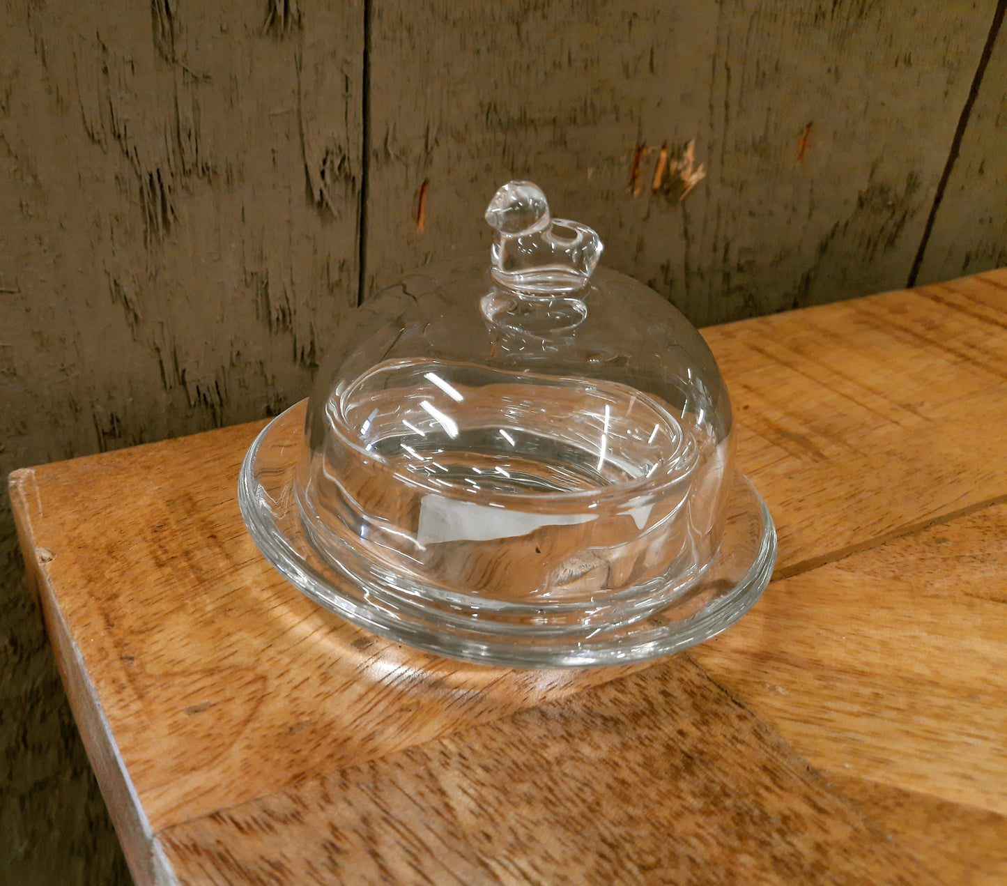 Butterdose aus Glas im Landhausstil