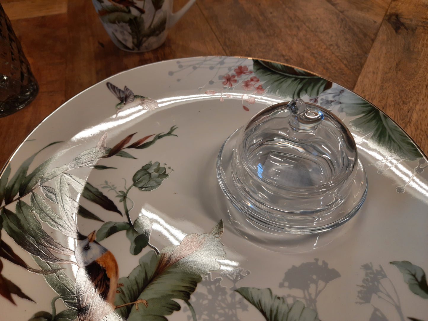 Butterdose aus Glas im Landhausstil