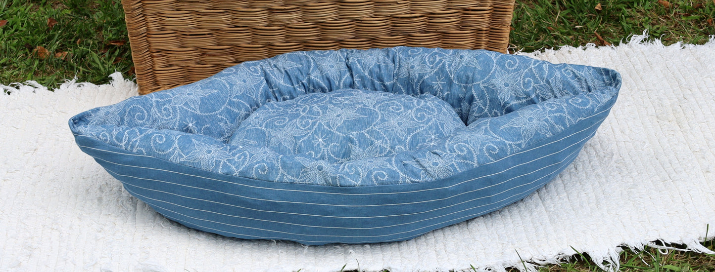 Letto per cani Ahoy! Cuscino per cani a forma di barca in cotone