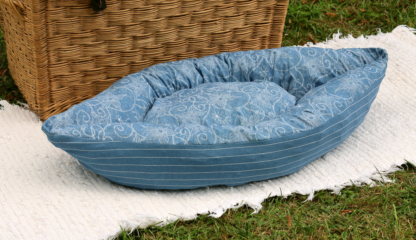 Letto per cani Ahoy! Cuscino per cani a forma di barca in cotone