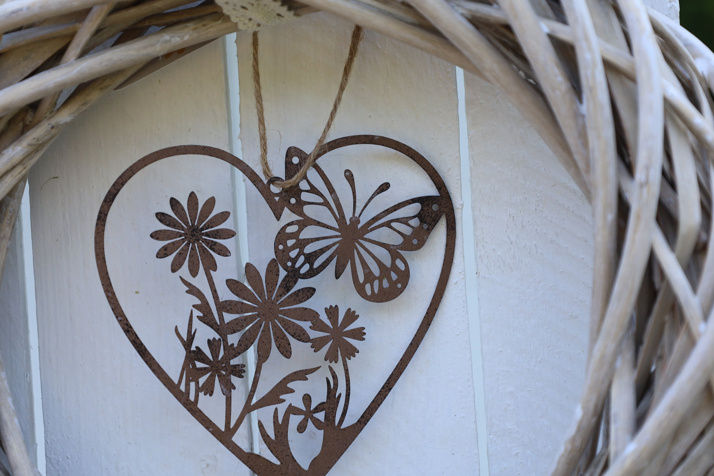 Ciondolo: Cuore con farfalla e fiori, patina
