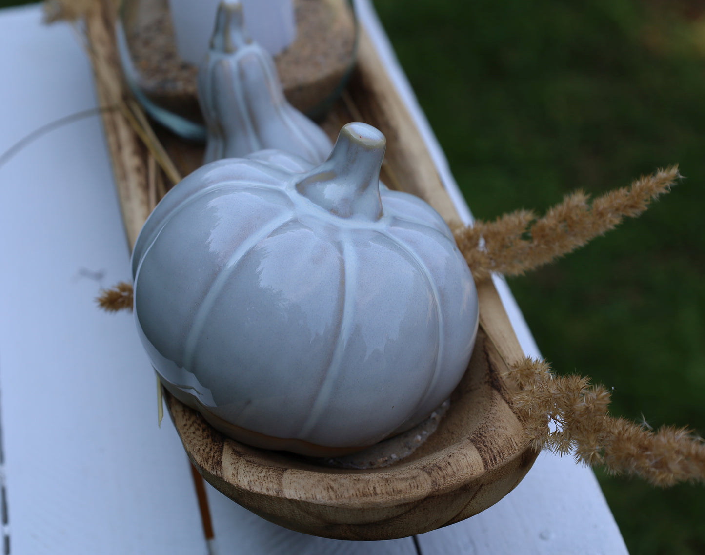 Decorazione a forma di zucca in porcellana grigia e bianca