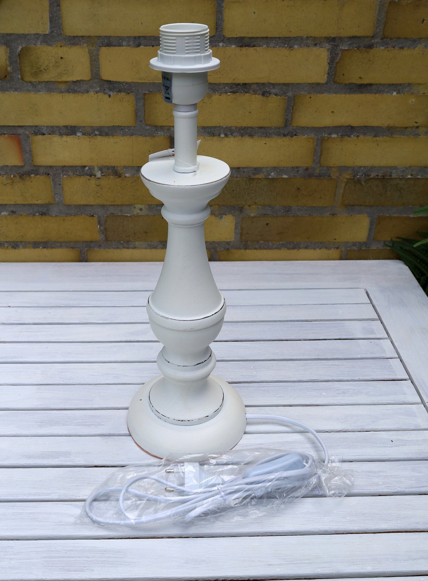 Base della lampada / base della lampada senza paralume in legno bianco, attacco E27