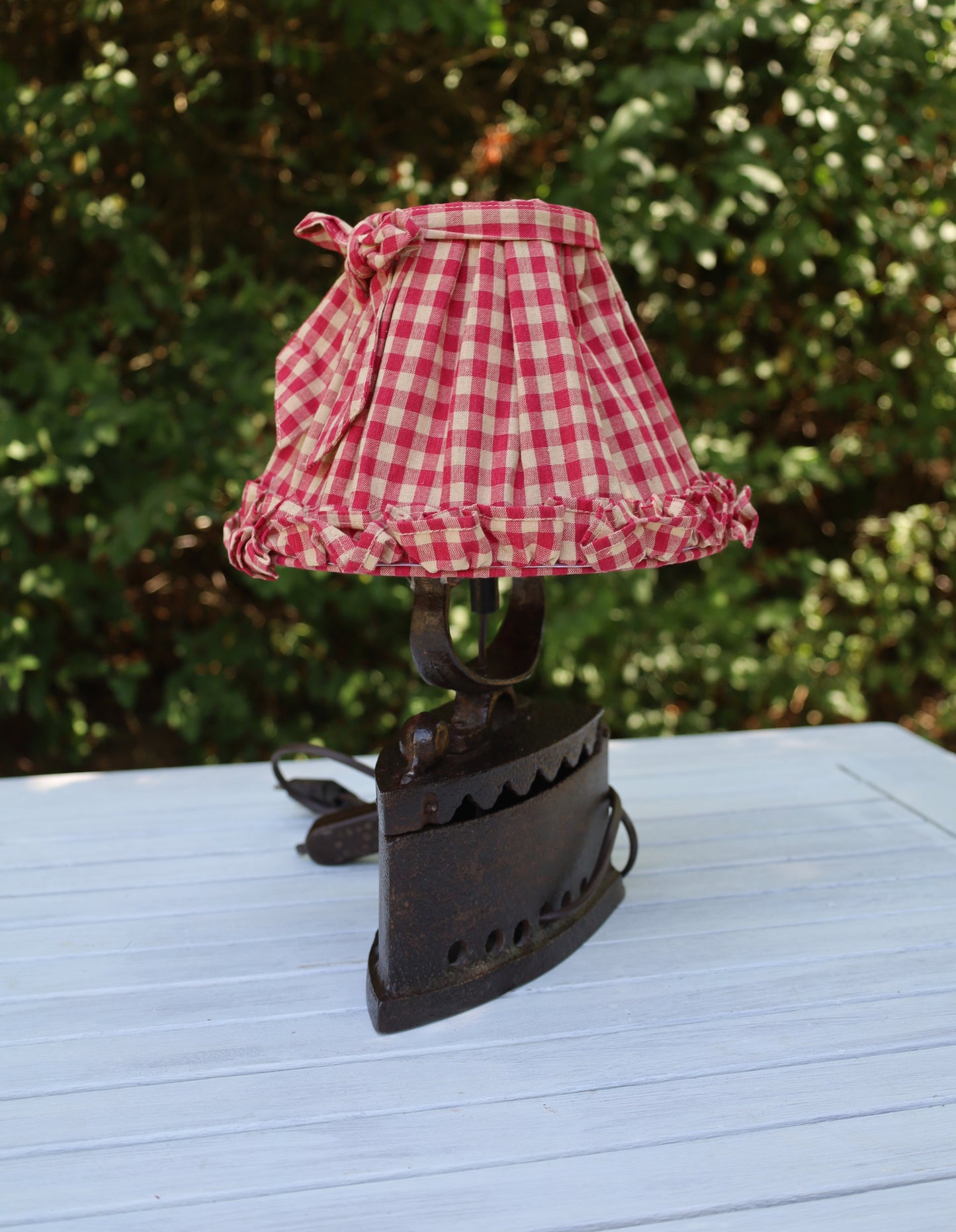 Paralume in cotone con motivo a quadri rosso-beige