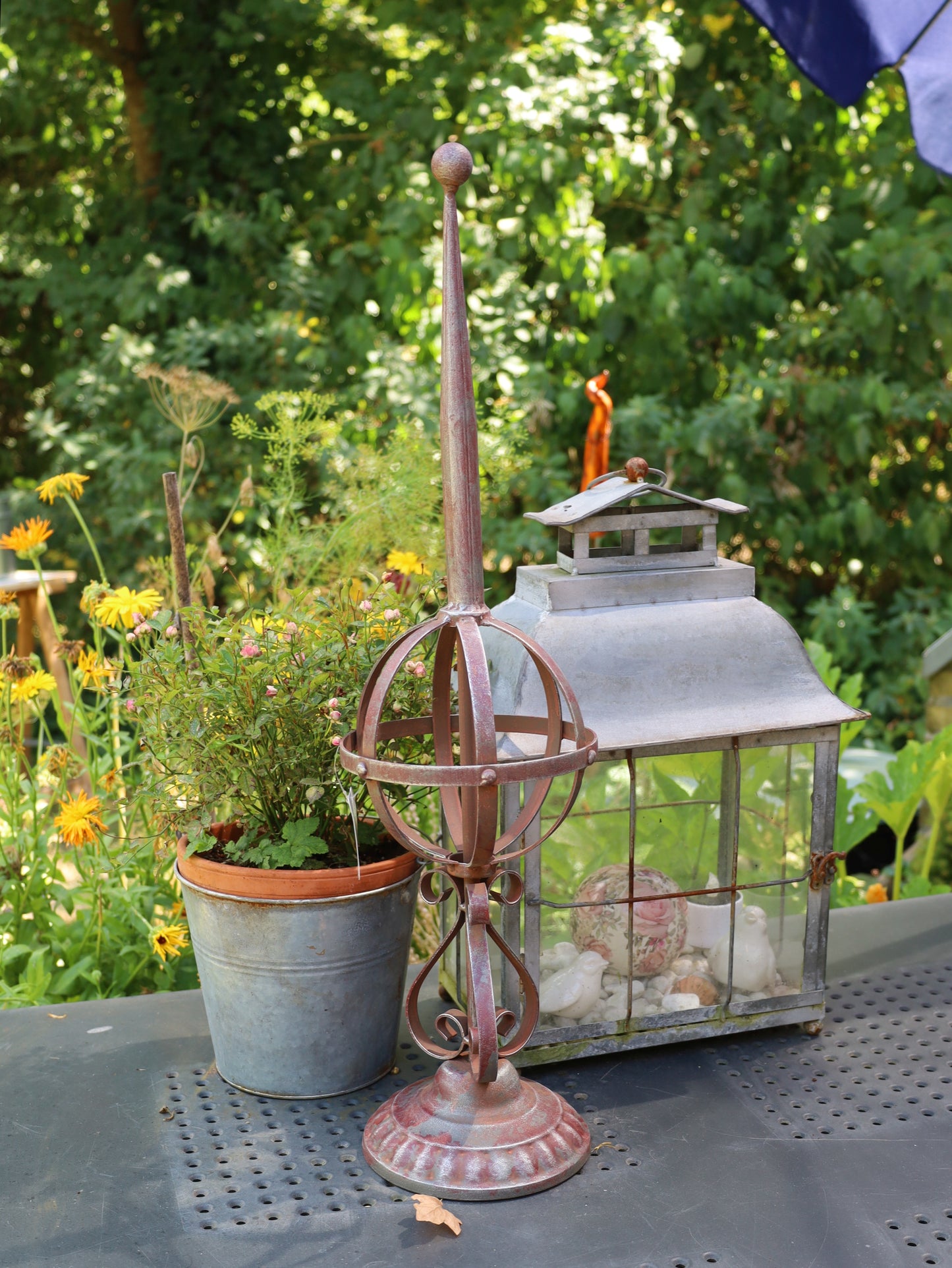 Obelisco decorativo da giardino in stile vintage in ferro