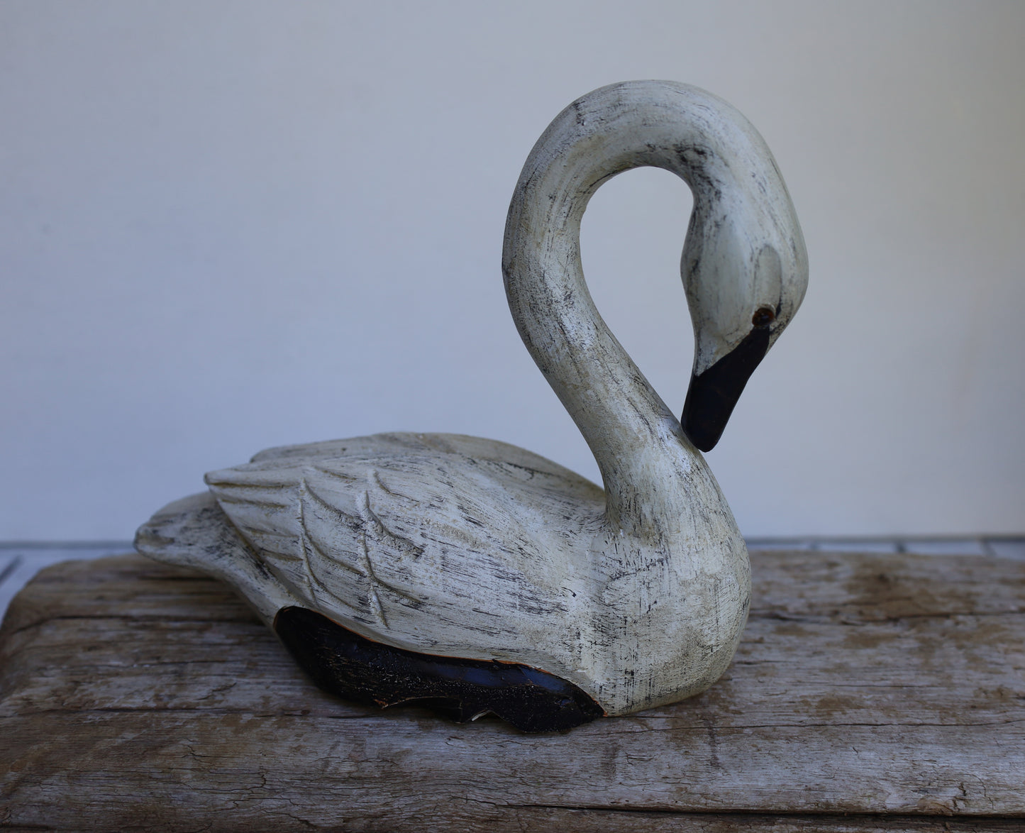 Grande coppia di cigni / cigni in legno, decorazione per matrimonio