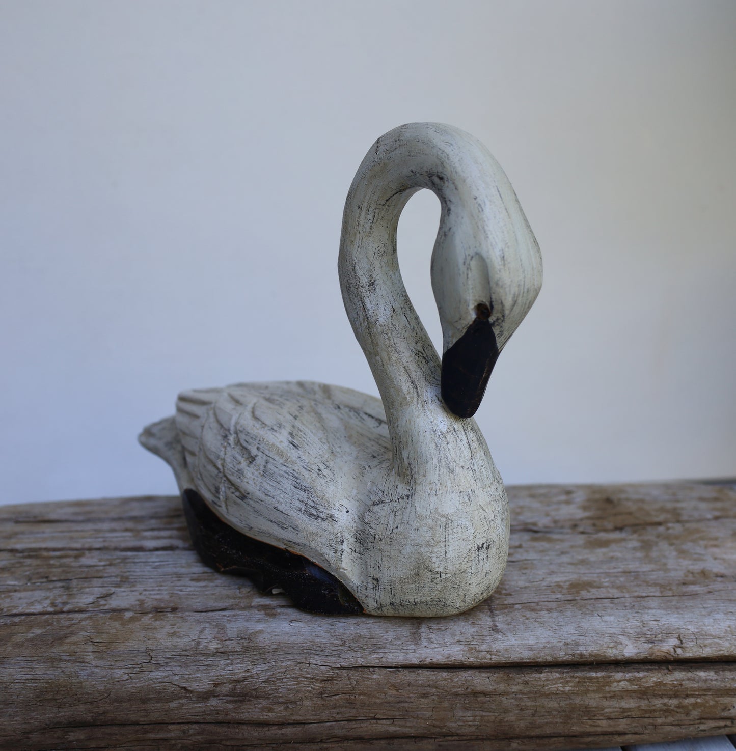 Grande coppia di cigni / cigni in legno, decorazione per matrimonio