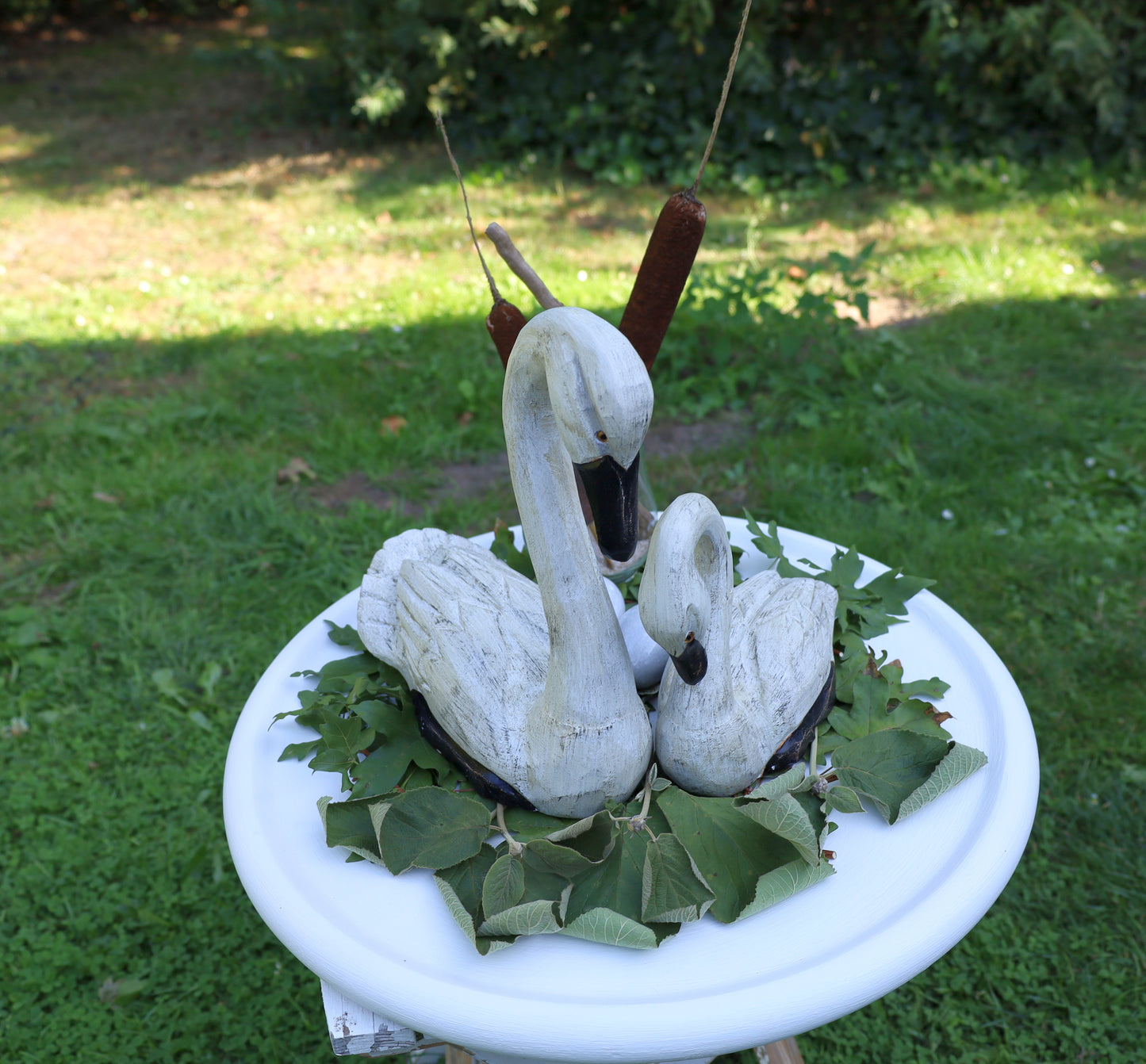 Grande coppia di cigni / cigni in legno, decorazione per matrimonio