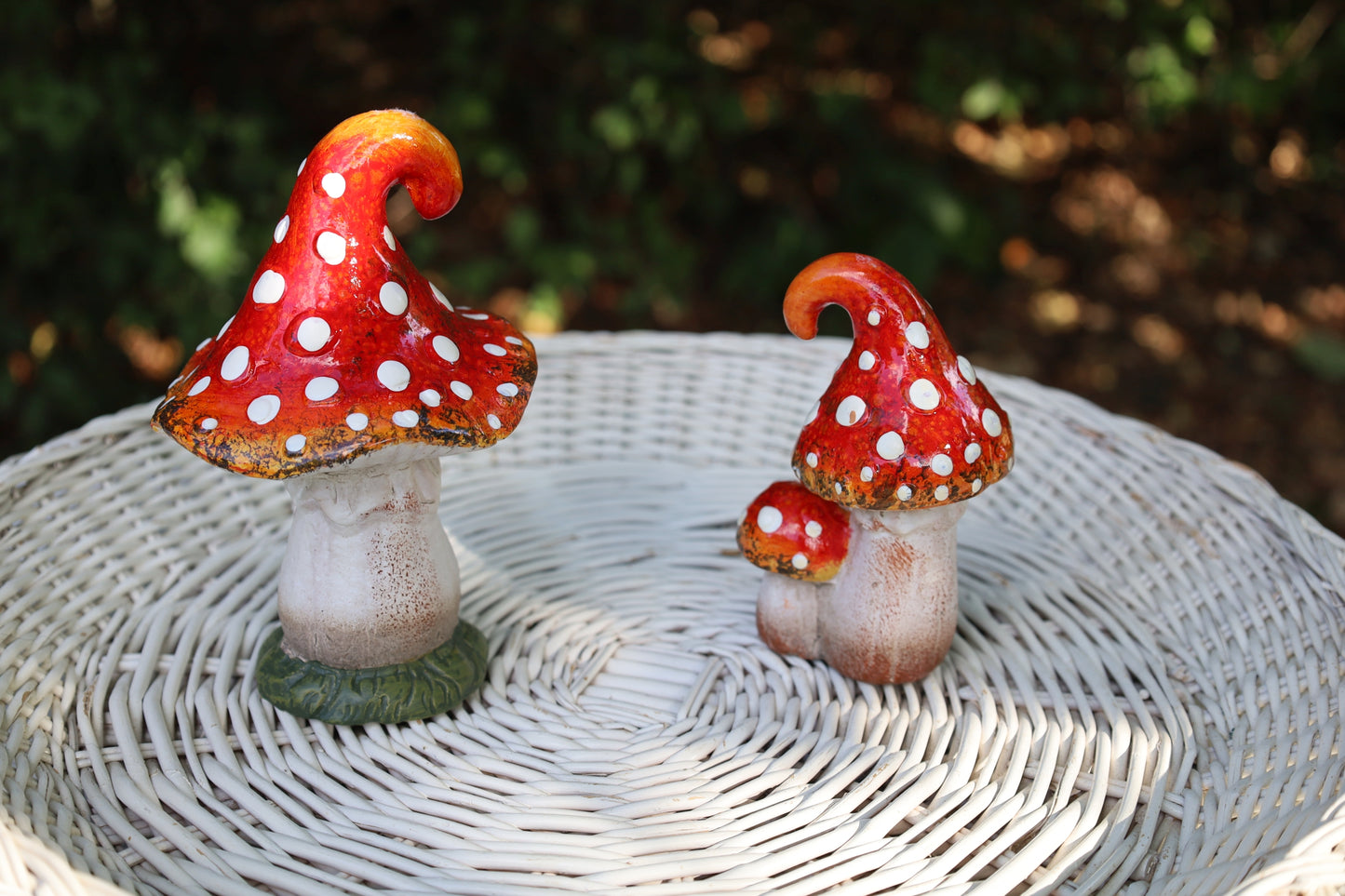 Funghi da favola: incantevole decorazione autunnale in ceramica