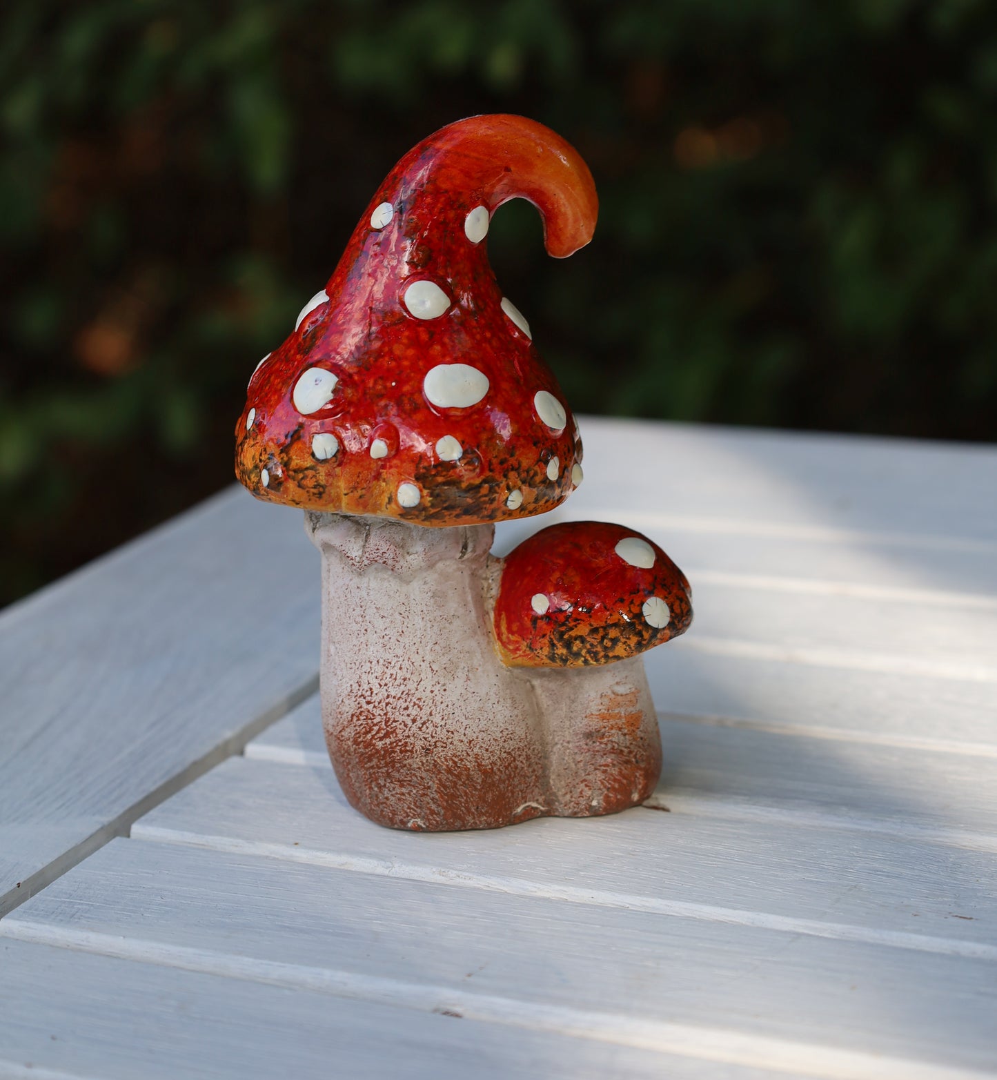 Funghi da favola: incantevole decorazione autunnale in ceramica
