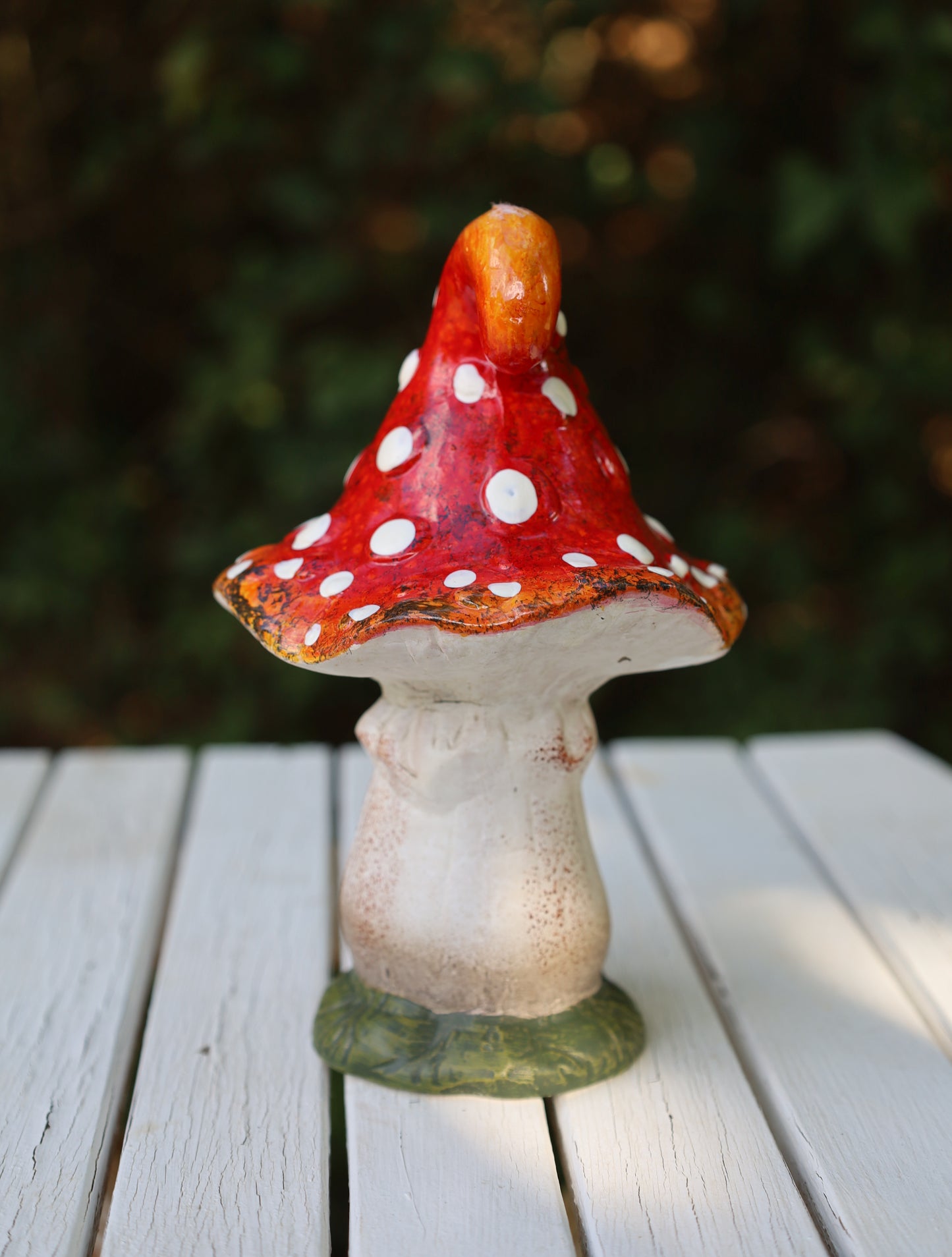 Funghi da favola: incantevole decorazione autunnale in ceramica