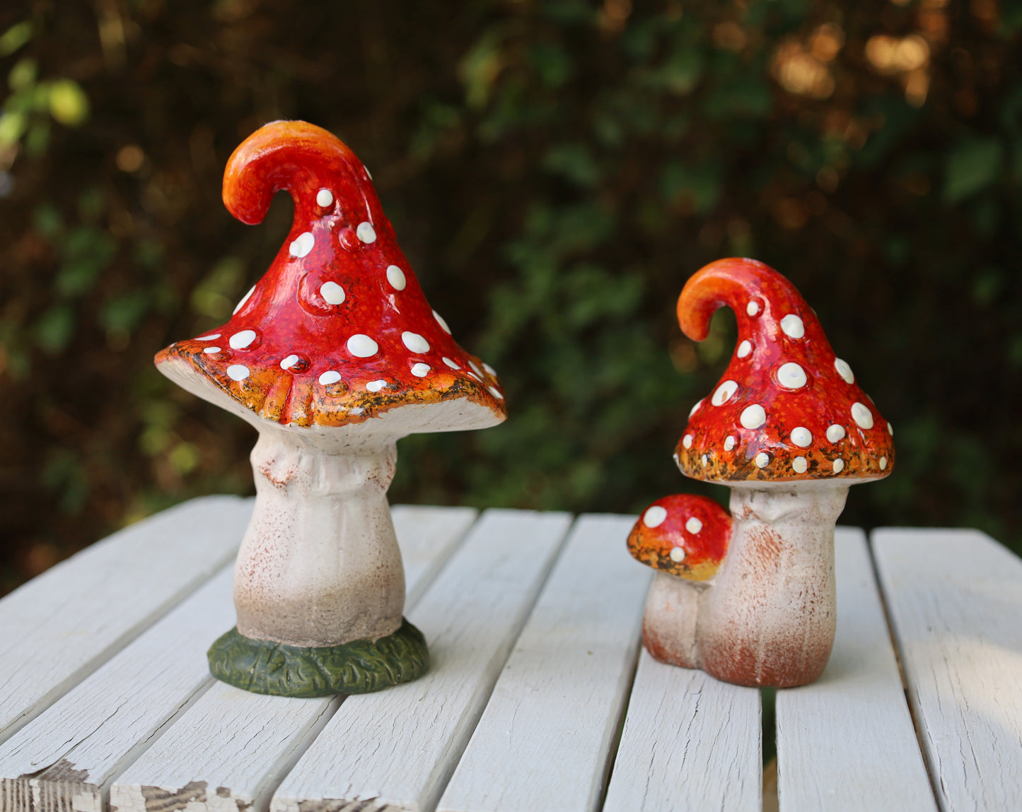Funghi da favola: incantevole decorazione autunnale in ceramica