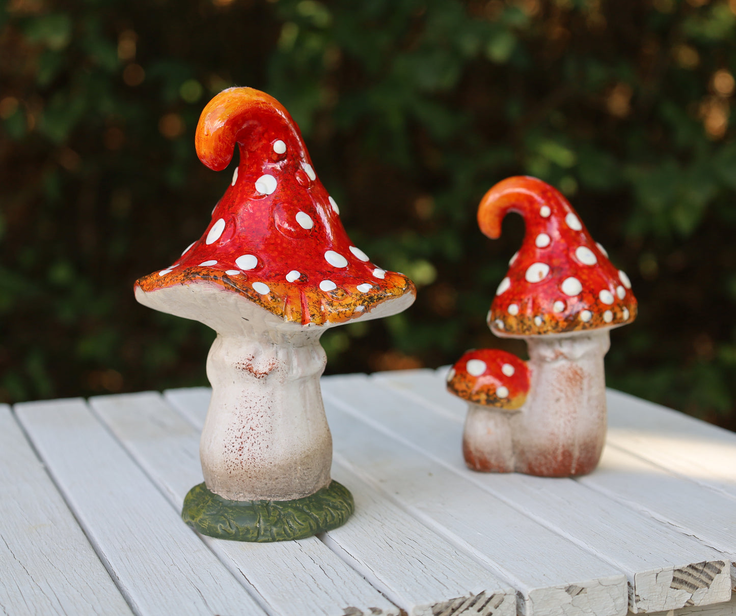 Funghi da favola: incantevole decorazione autunnale in ceramica