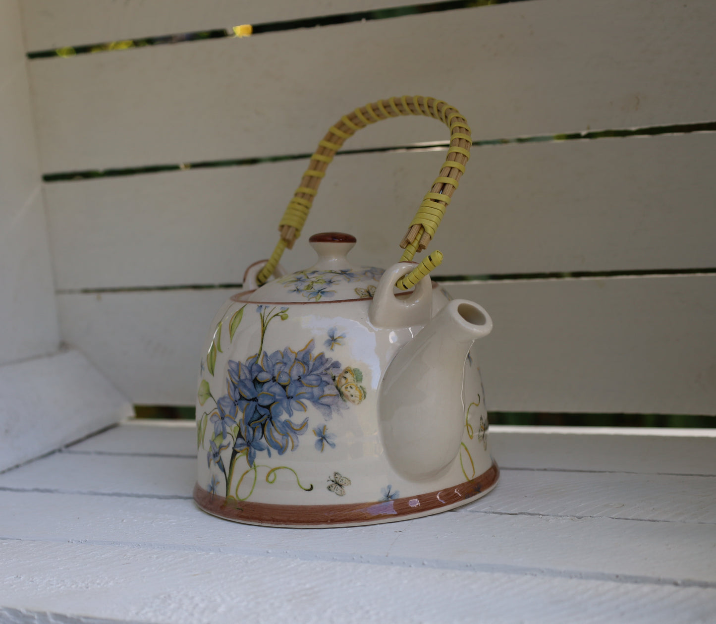 Teiera in ceramica con colino da tè, 800 ml con motivo floreale, stile country