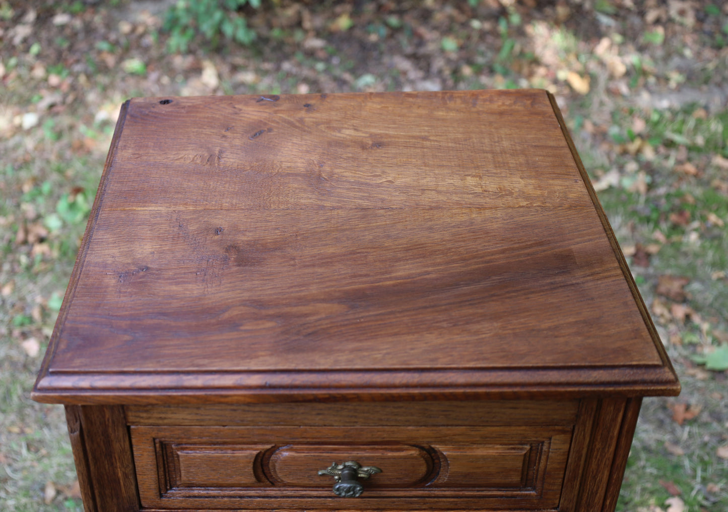 Comodino/mobiletto antico in stile Luigi XV, circa 1870 - 1890, in legno marrone
