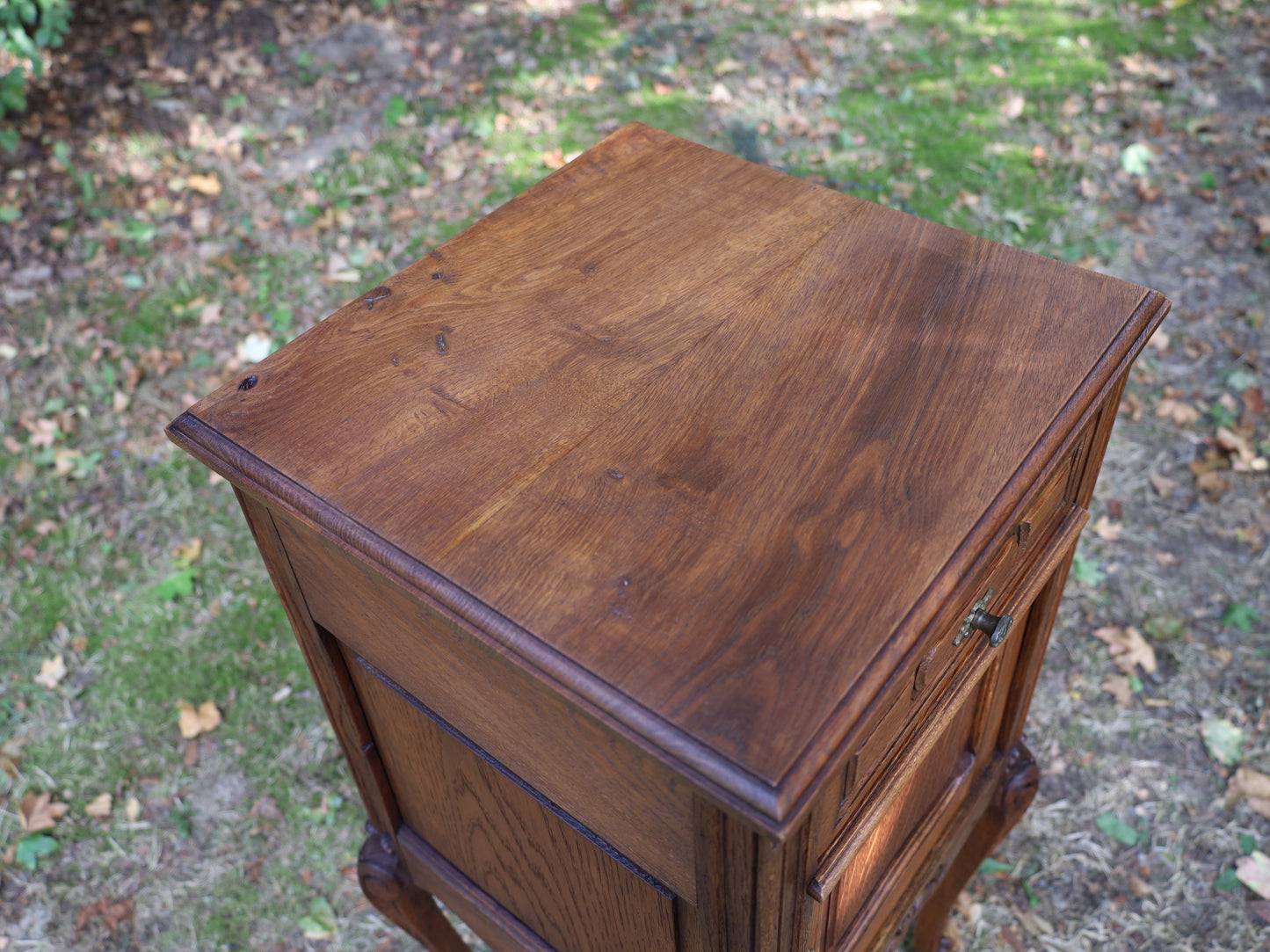 Comodino/mobiletto antico in stile Luigi XV, circa 1870 - 1890, in legno marrone