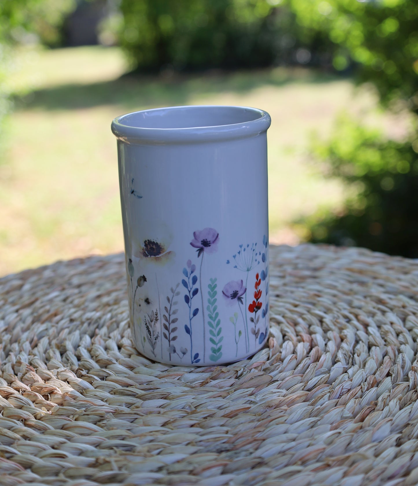 Portaspazzolino con motivo floreale in ceramica bianca
