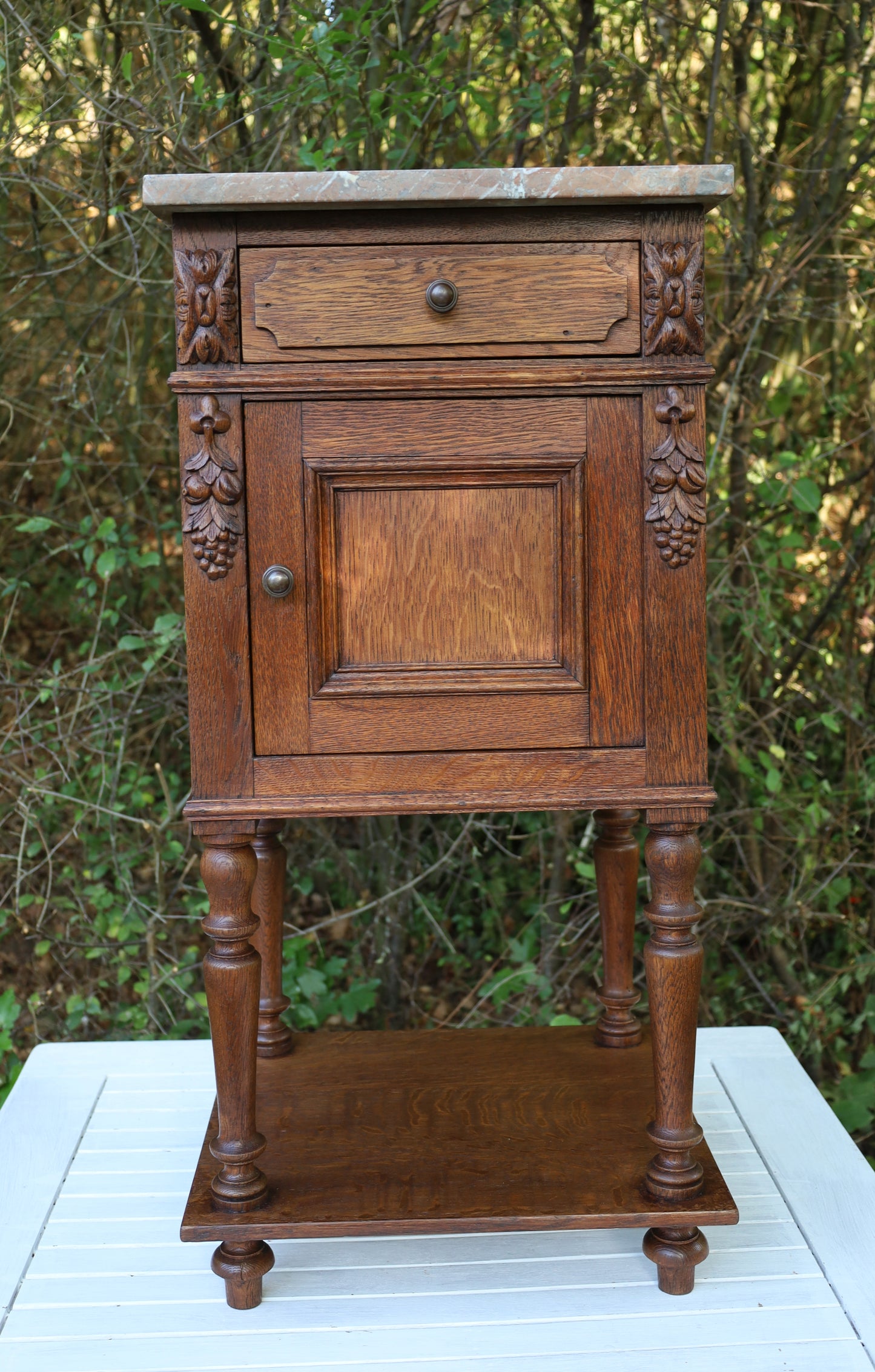 Comodino/mobiletto antico in stile Luigi XV, circa 1870 - 1890, in legno marrone