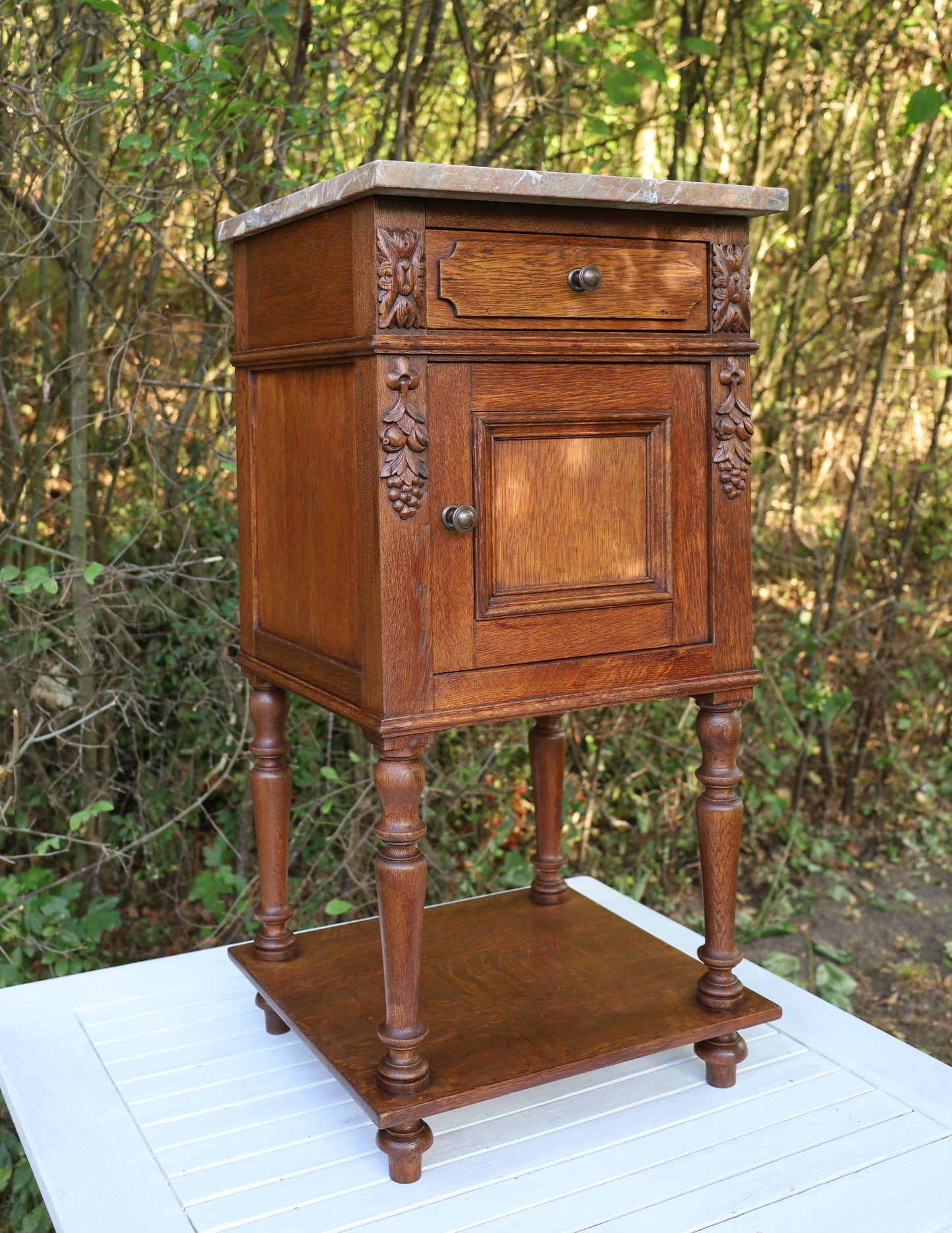 Comodino/mobiletto antico in stile Luigi XV, circa 1870 - 1890, in legno marrone