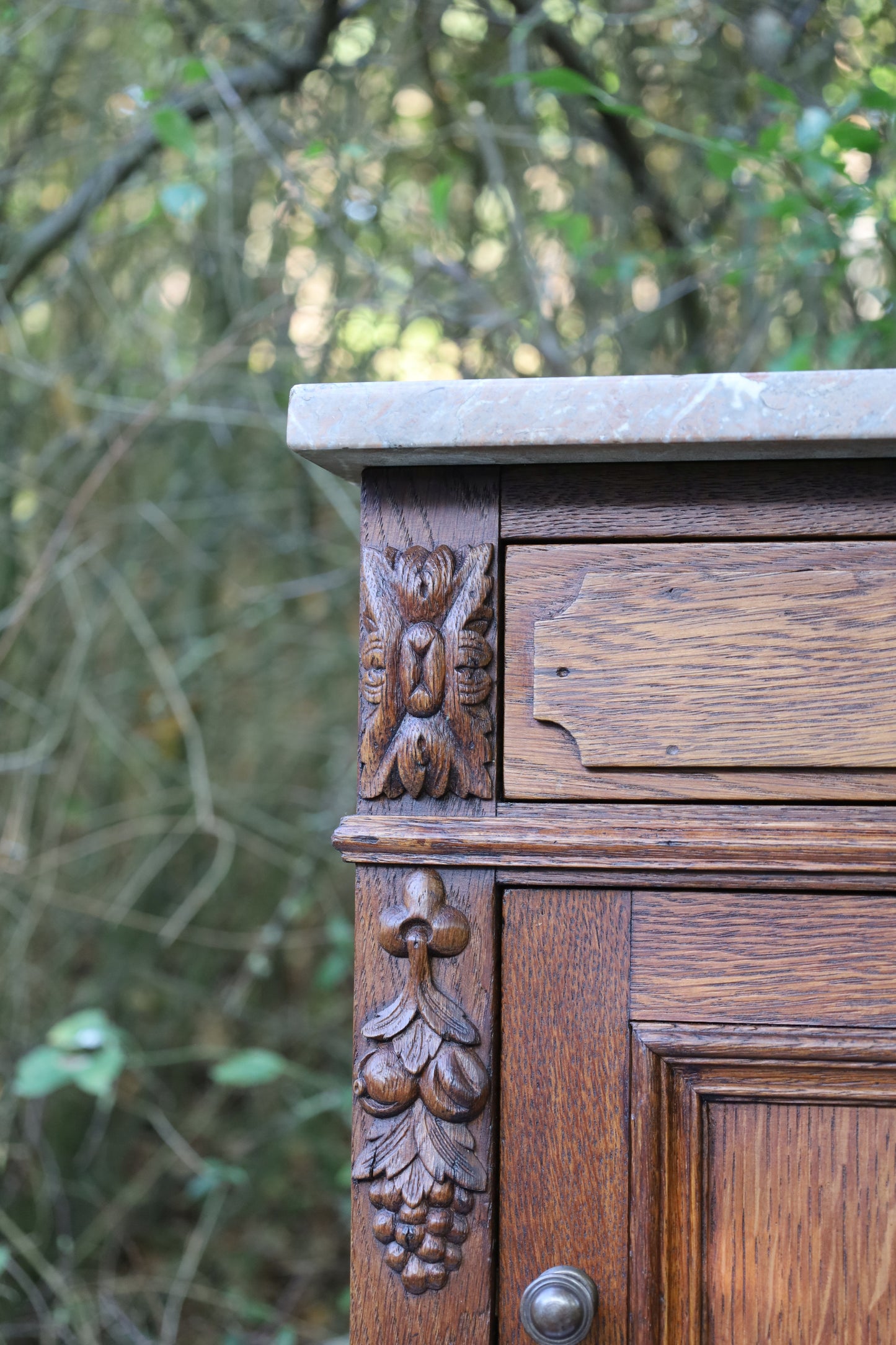 Comodino/mobiletto antico in stile Luigi XV, circa 1870 - 1890, in legno marrone