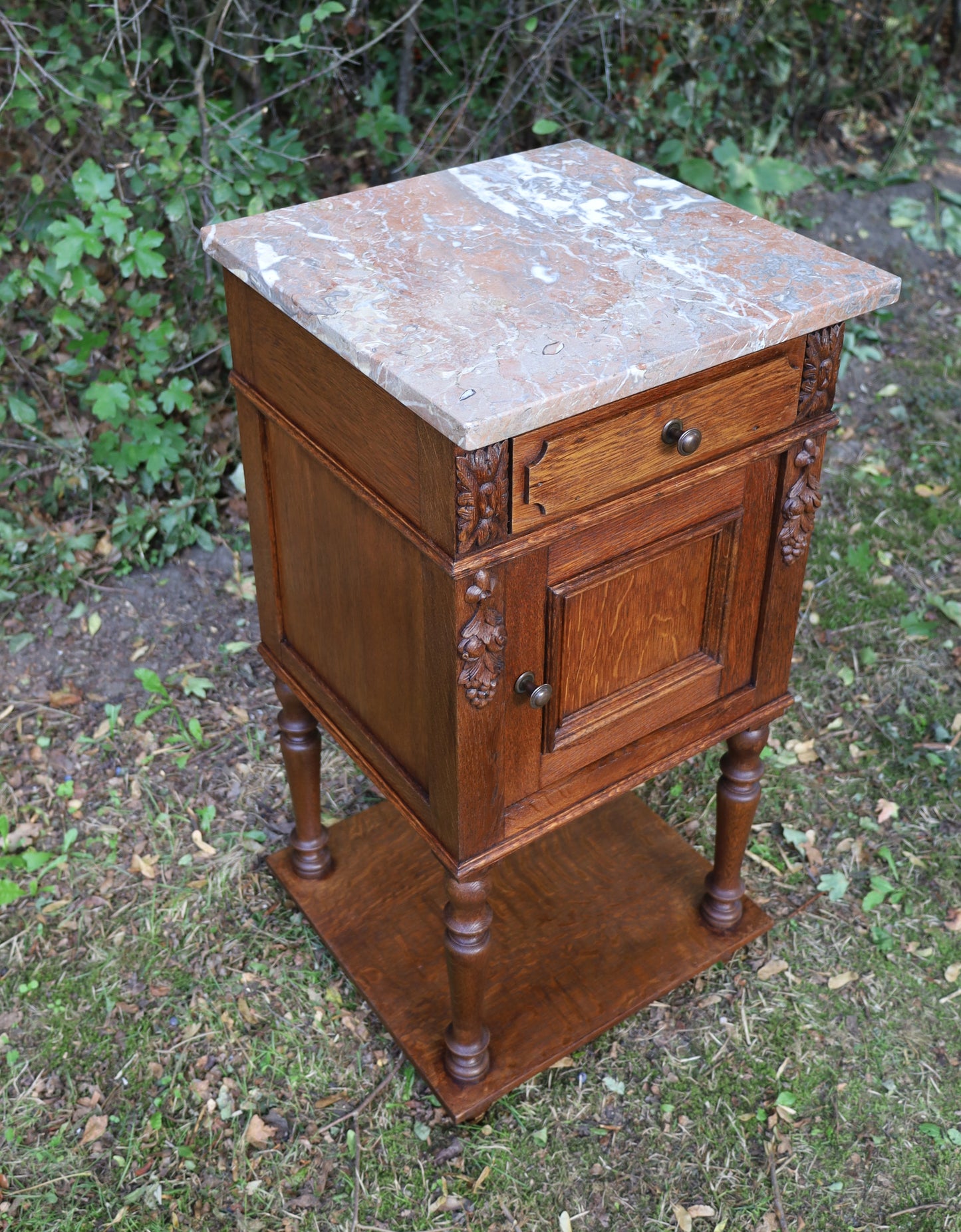 Comodino/mobiletto antico in stile Luigi XV, circa 1870 - 1890, in legno marrone