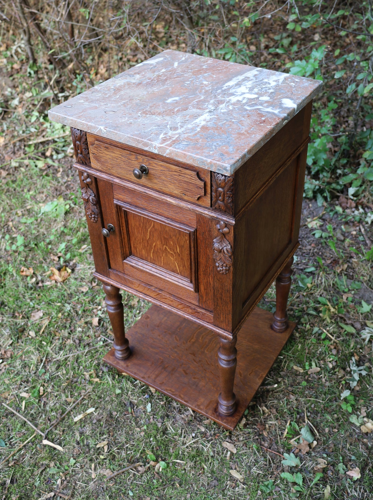 Comodino/mobiletto antico in stile Luigi XV, circa 1870 - 1890, in legno marrone