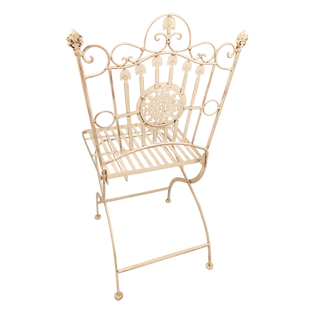 Sedia da giardino bianca in stile vintage in ferro
