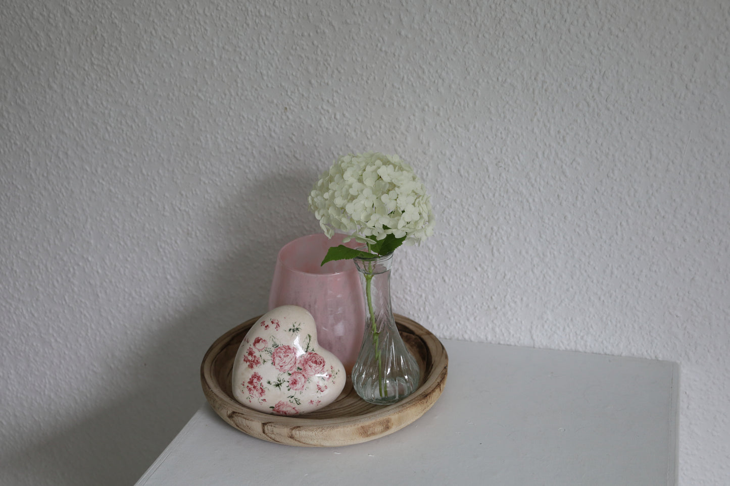 Cuore decorativo in ceramica con motivo a rosa vintage