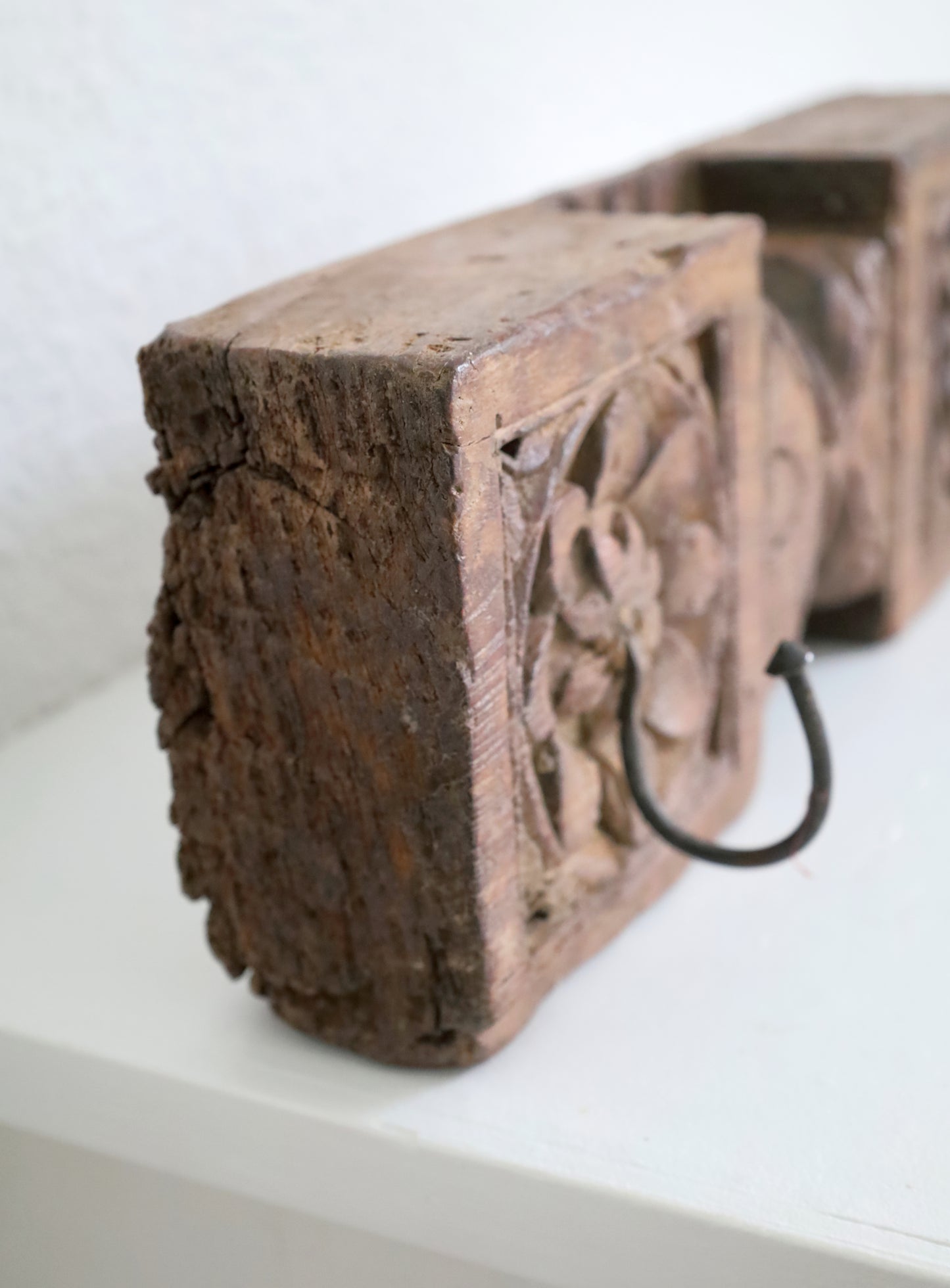 Esclusivo appendiabiti decorativo in legno di recupero