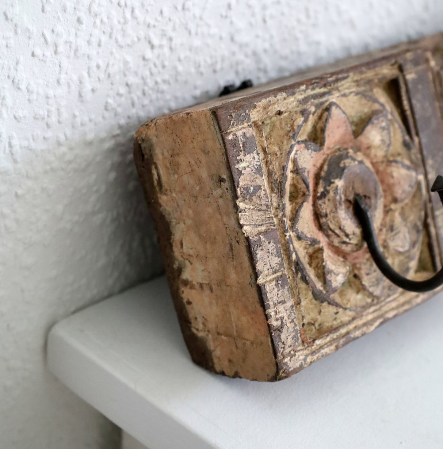 Esclusivo appendiabiti decorativo in legno di recupero
