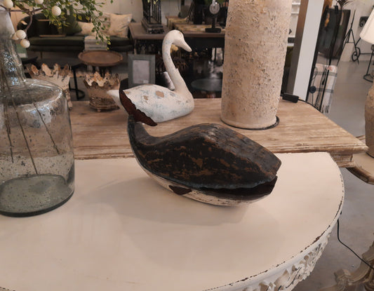 Scultura di balena in legno, balenottera azzurra
