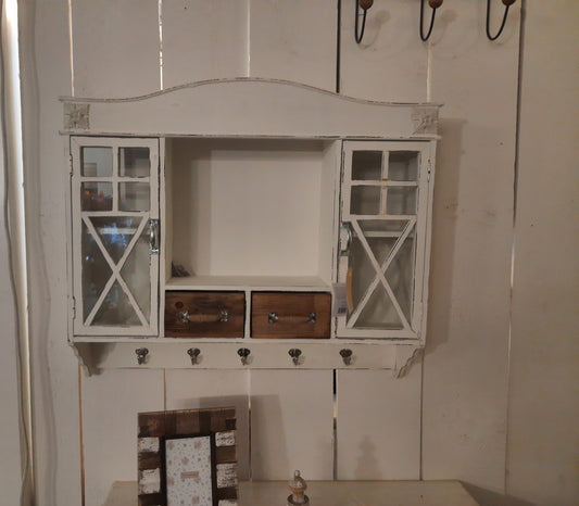 Mobiletto da parete in legno bianco con cassetti e ganci in stile country