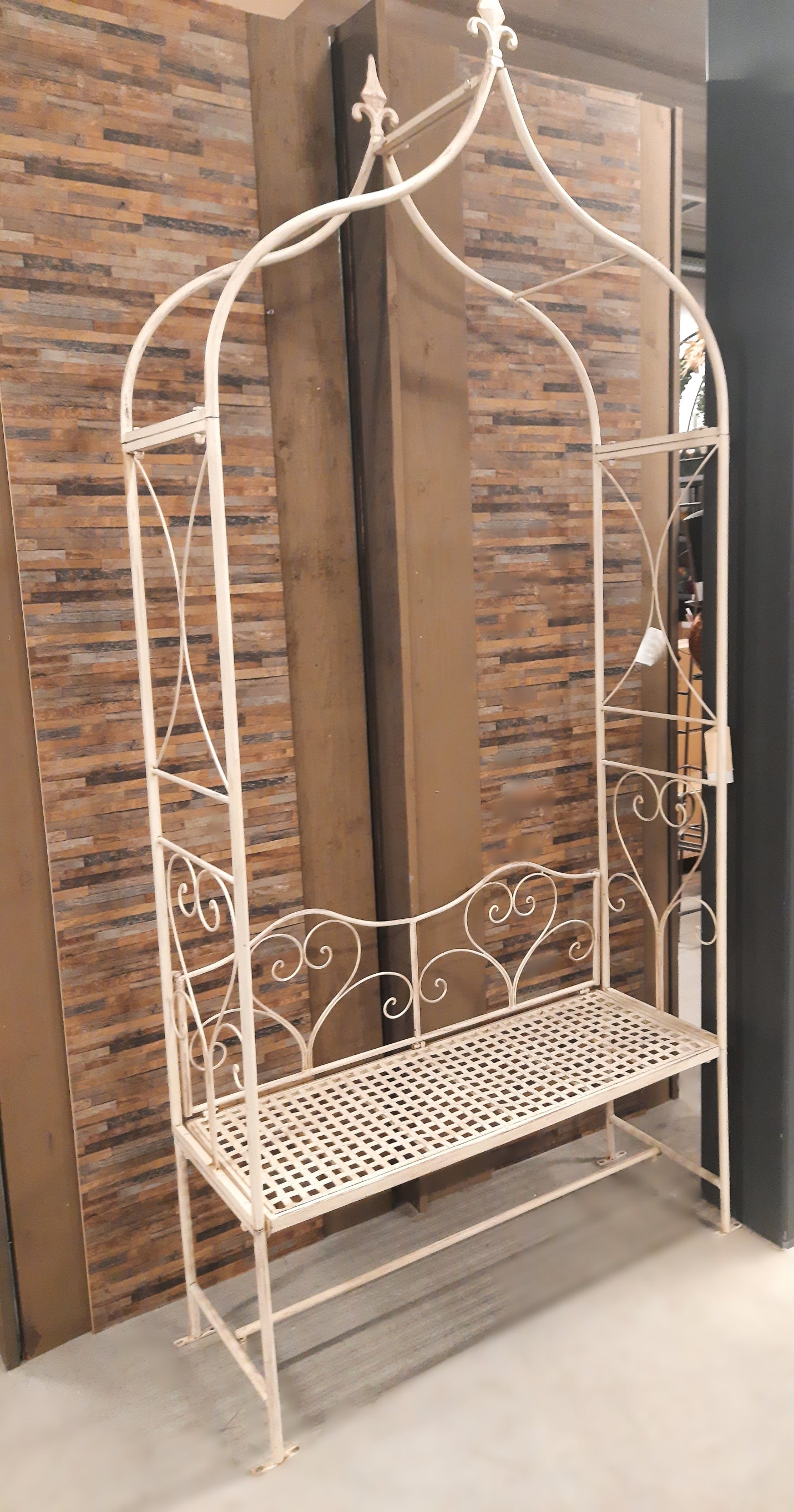 Arco per rose con panca in ferro beige in stile rustico