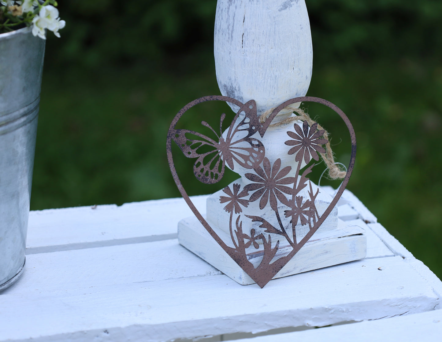 Ciondolo: Cuore con farfalla e fiori, patina