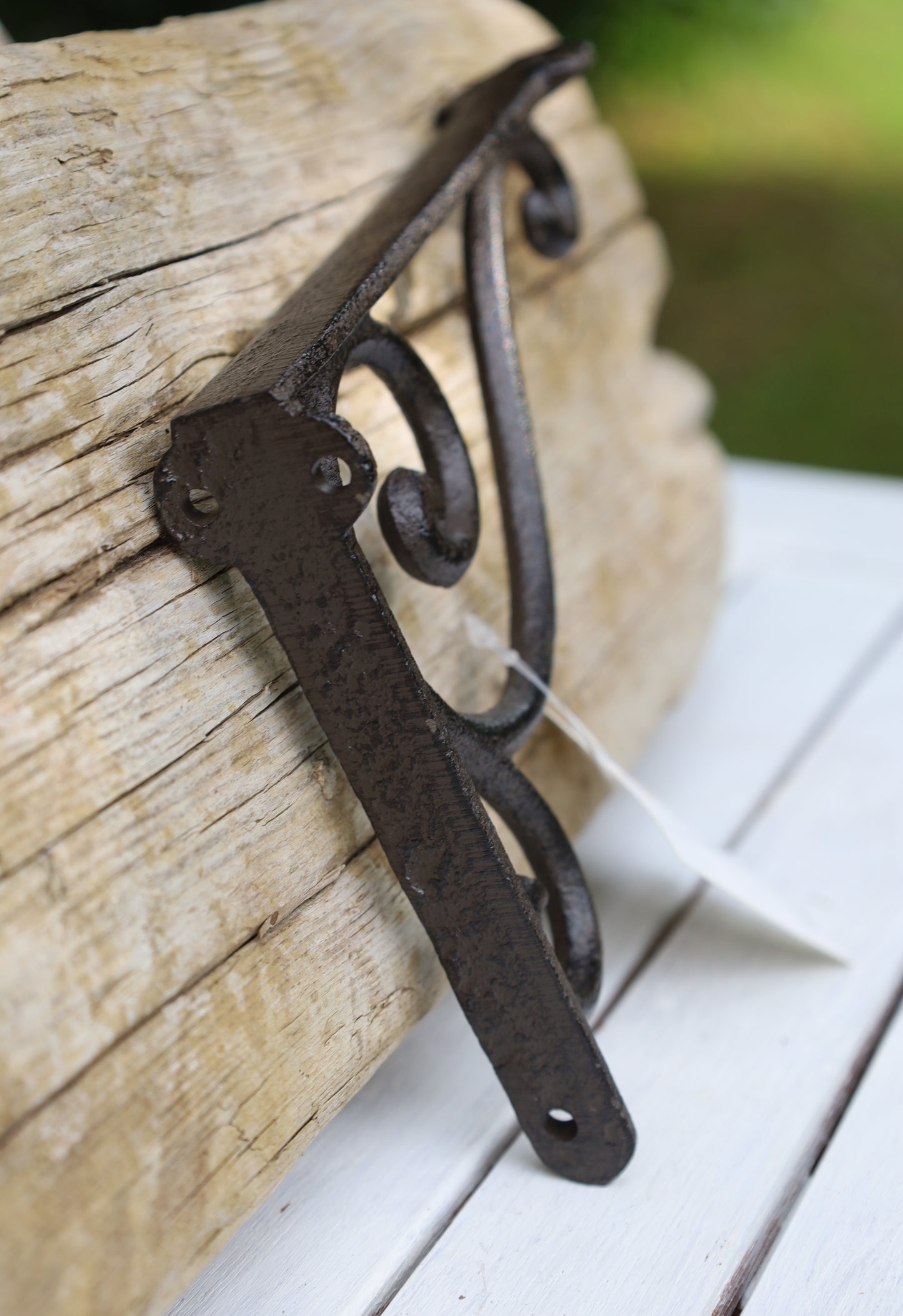 Mensola decorativa / portacestini pensili in ferro in stile rustico
