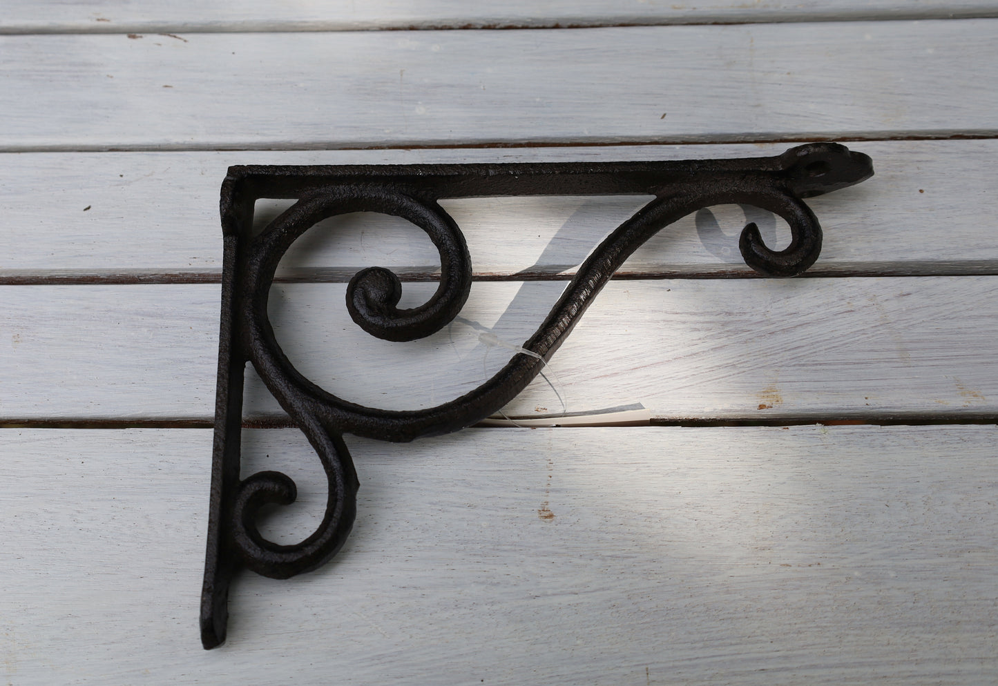 Mensola decorativa / portacestini pensili in ferro in stile rustico