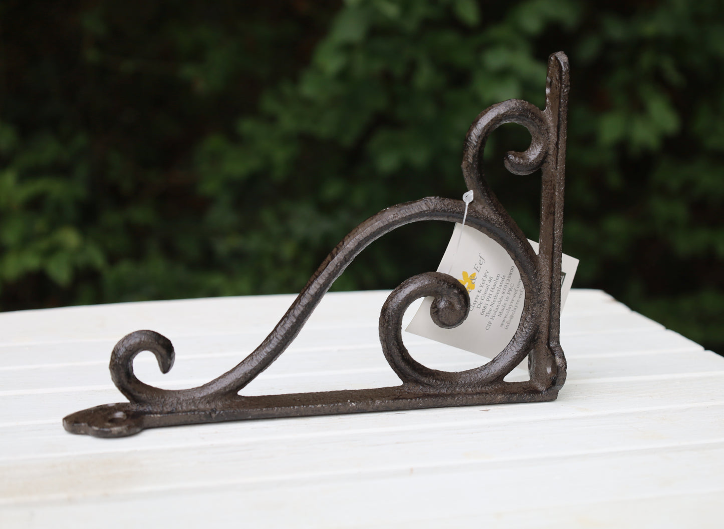 Mensola decorativa / portacestini pensili in ferro in stile rustico