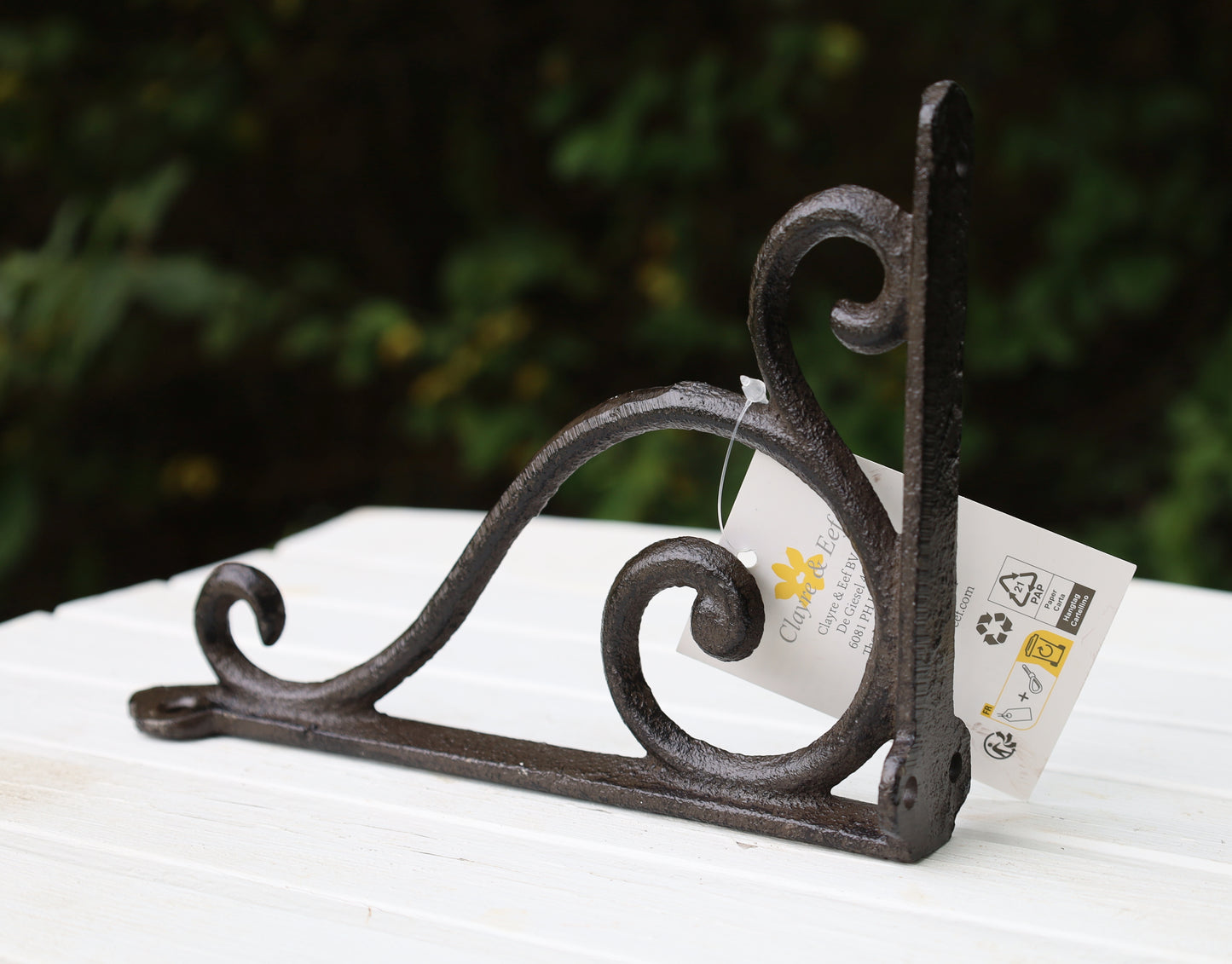 Mensola decorativa / portacestini pensili in ferro in stile rustico