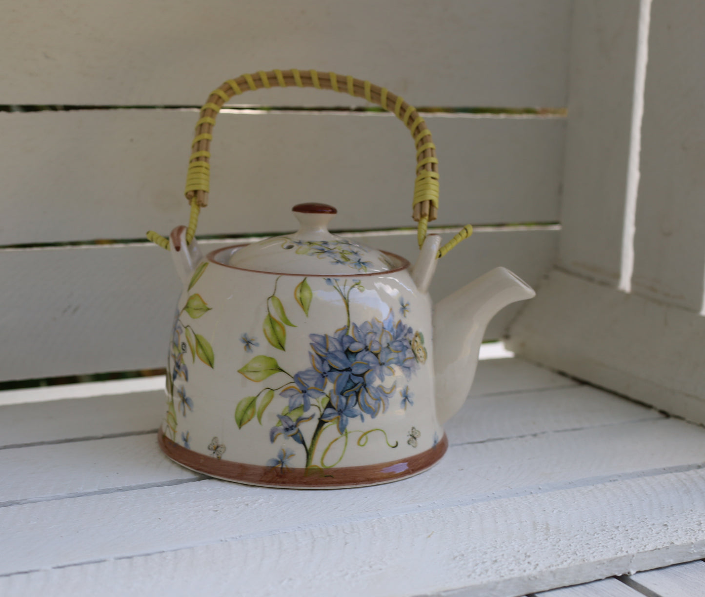 Teiera in ceramica con colino da tè, 800 ml con motivo floreale, stile country 