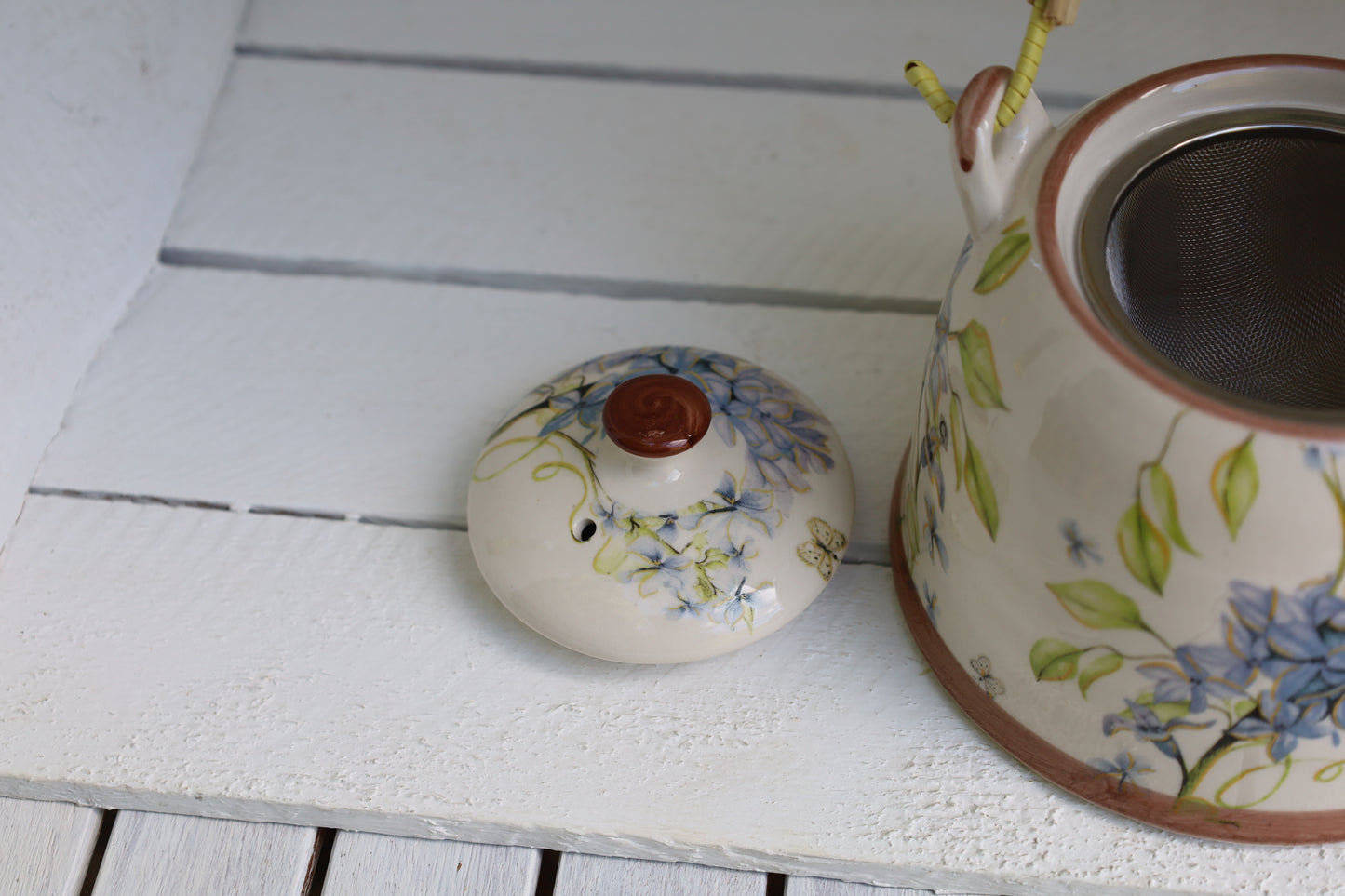 Teiera in ceramica con colino da tè, 800 ml con motivo floreale, stile country 