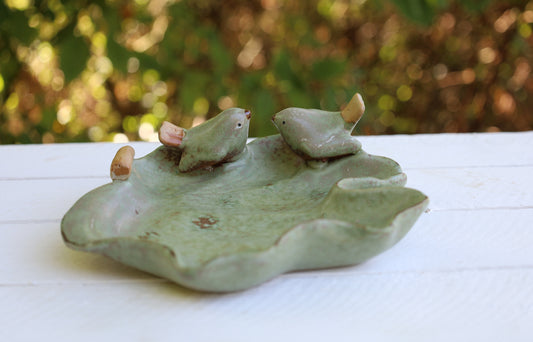 Ciotola decorativa in ceramica a forma di foglia con uccelli in verde