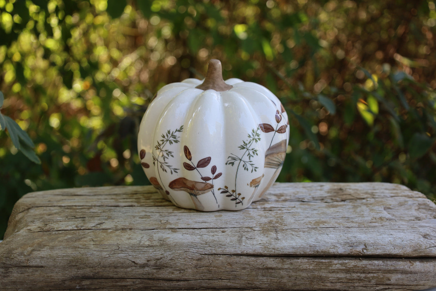 Zucca in ceramica con motivo a fungo autunnale in beige-marrone 