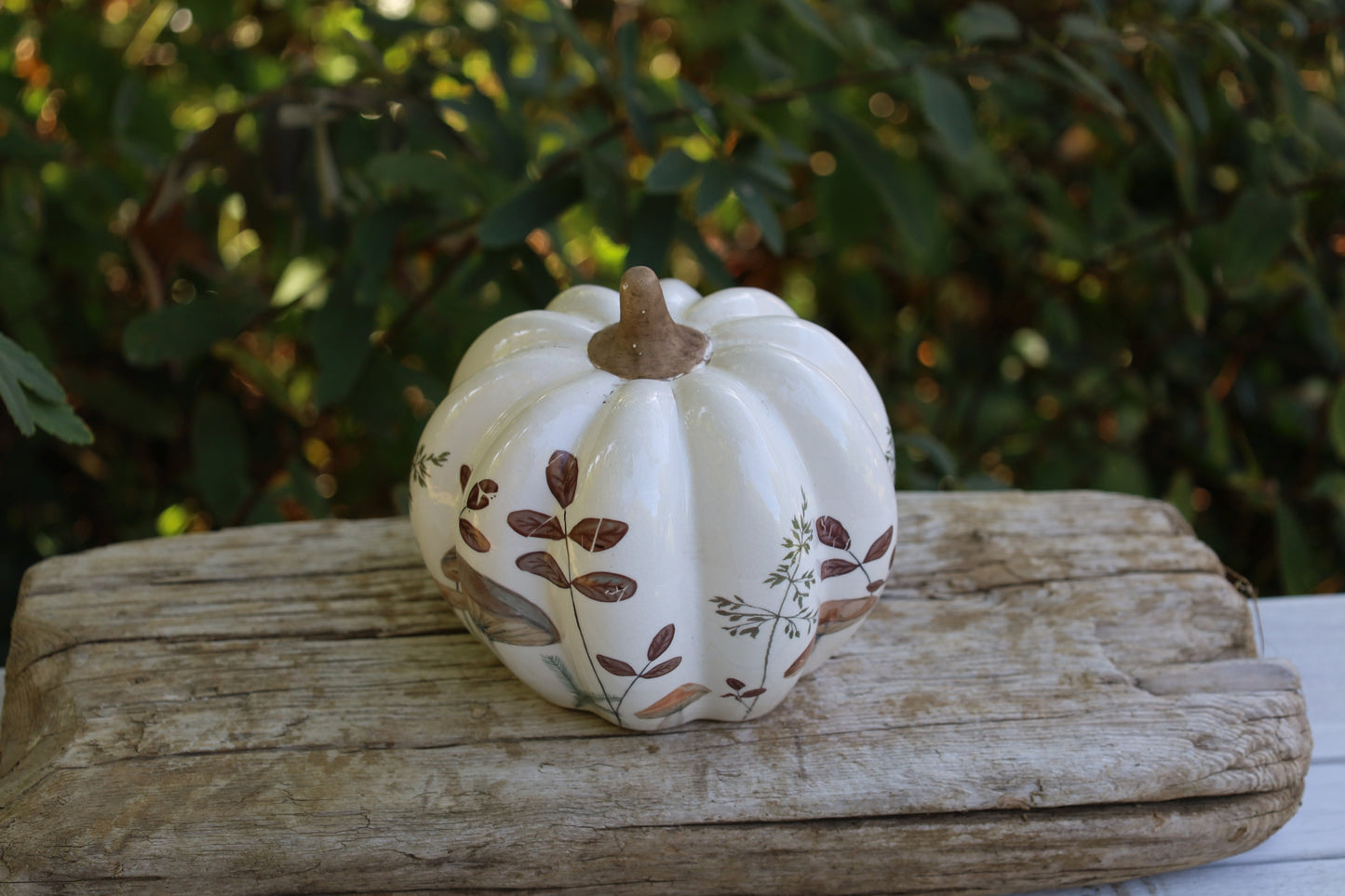 Zucca in ceramica con motivo a fungo autunnale in beige-marrone 