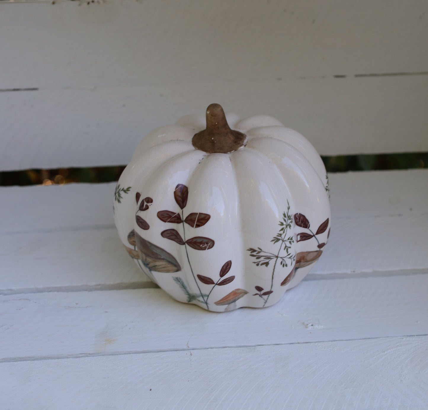 Zucca in ceramica con motivo a fungo autunnale in beige-marrone 
