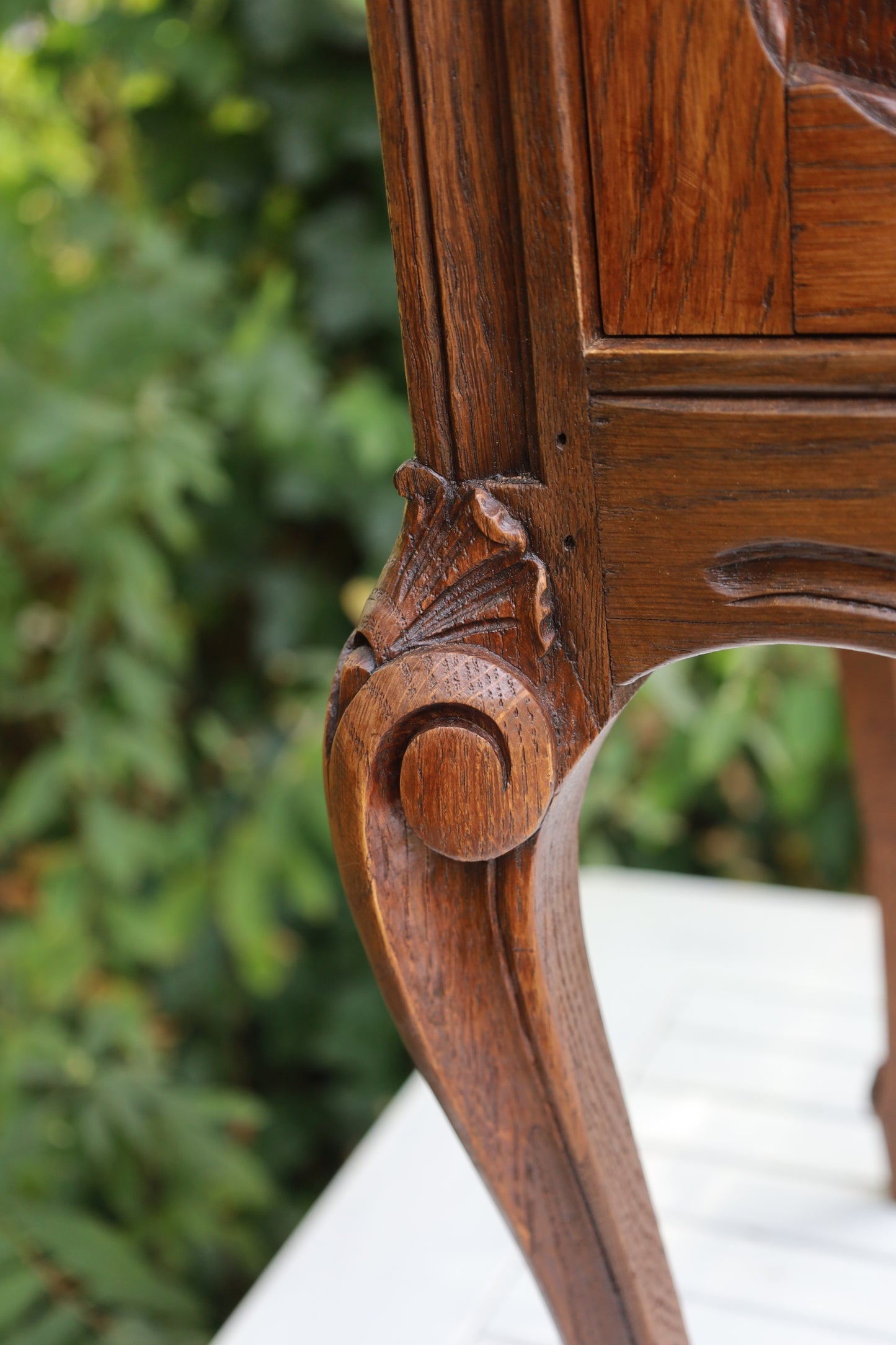 Comodino/mobiletto antico in stile Luigi XV, circa 1870 - 1890, in legno marrone
